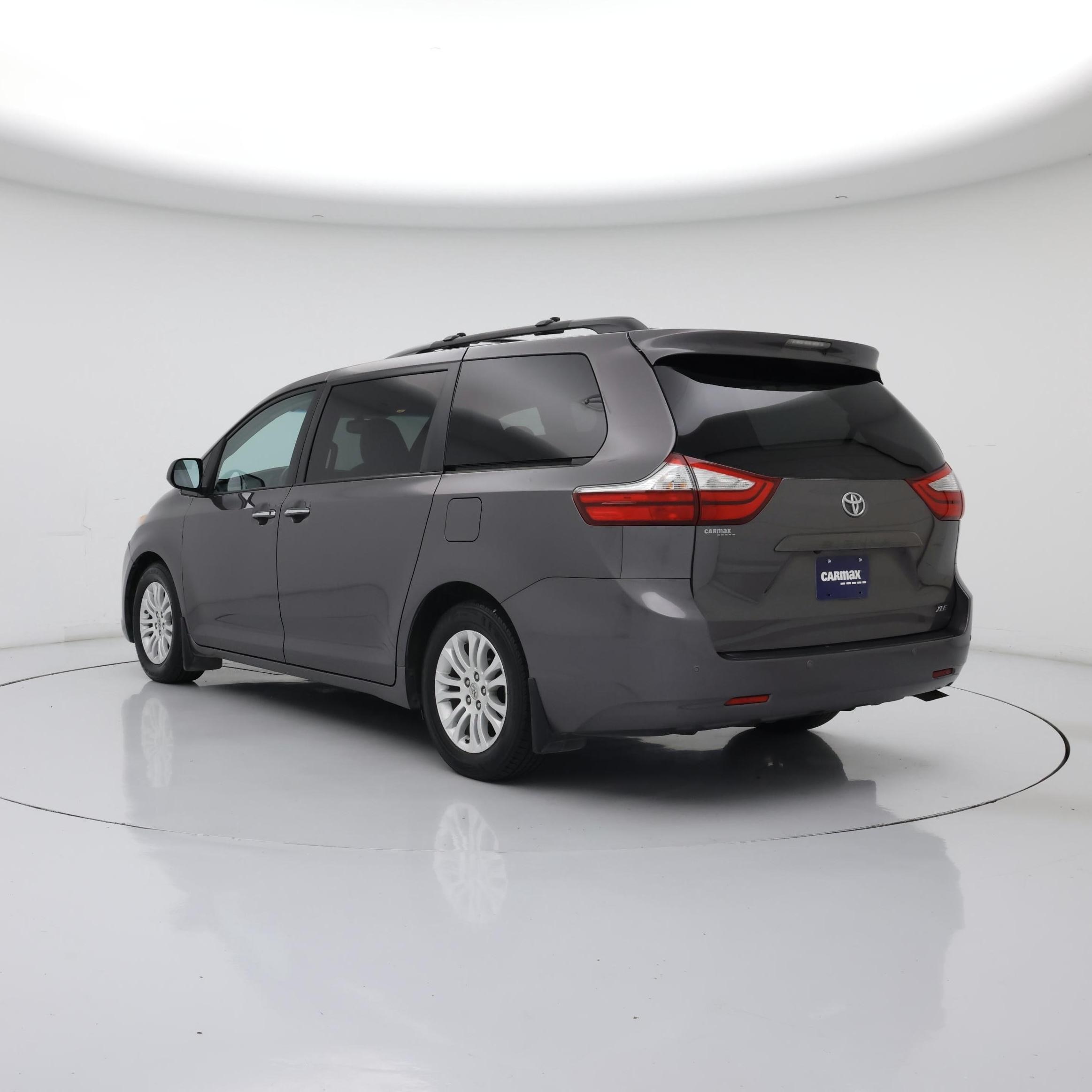 Thumbnail: 2015 Toyota Sienna - 2