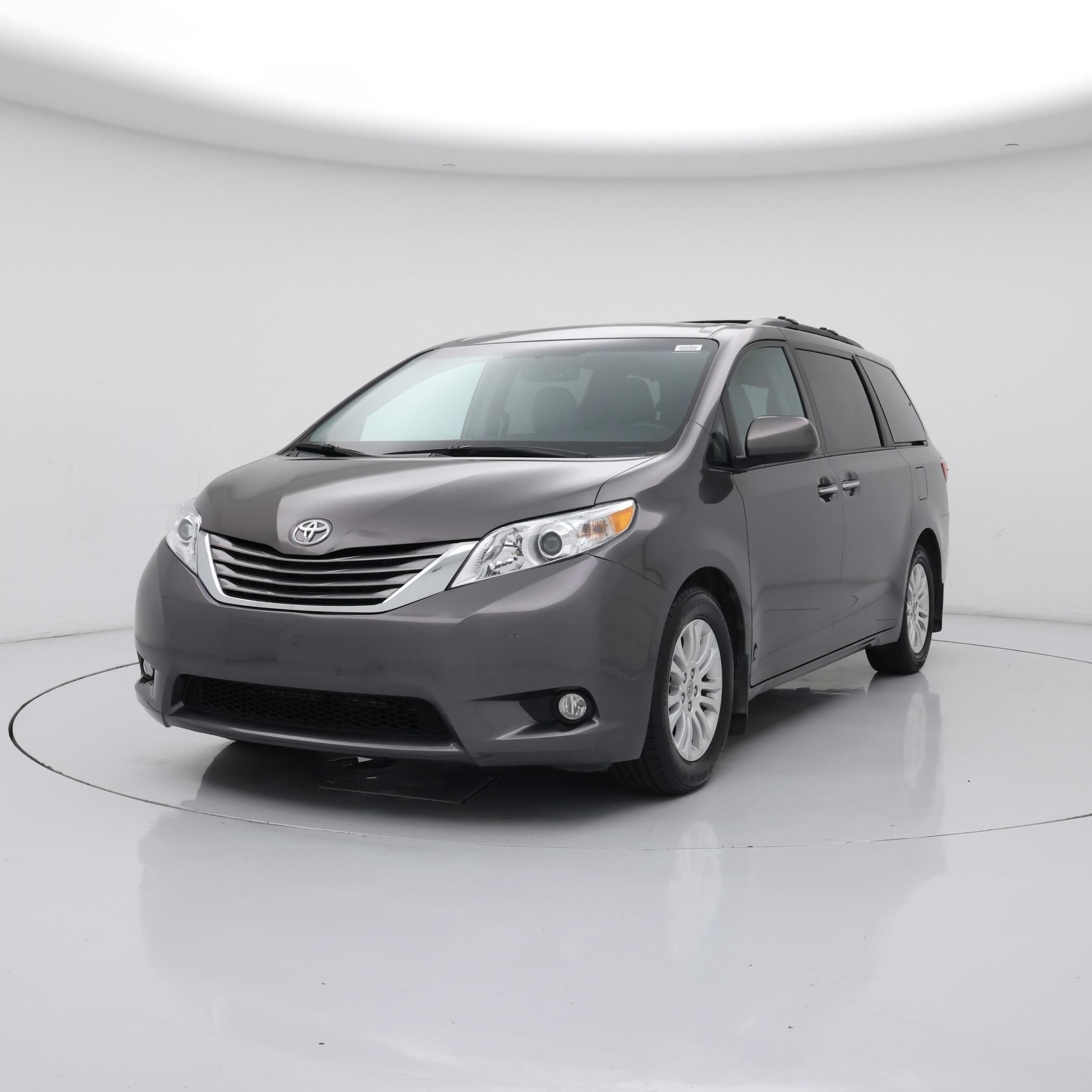 Thumbnail: 2015 Toyota Sienna - 4