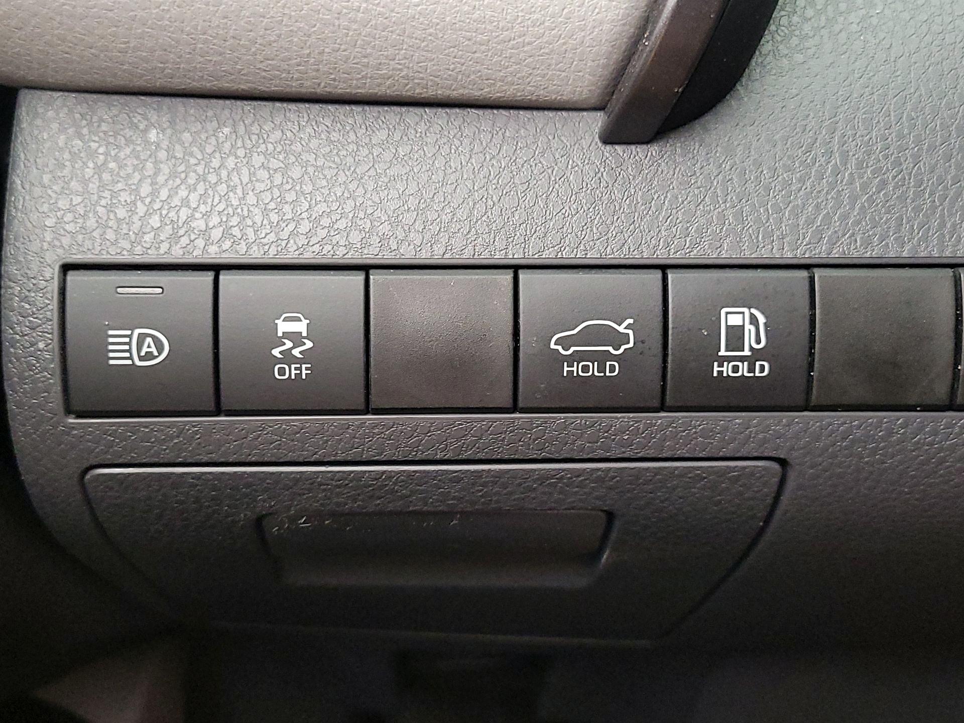 Thumbnail: 2019 Toyota Camry - 13