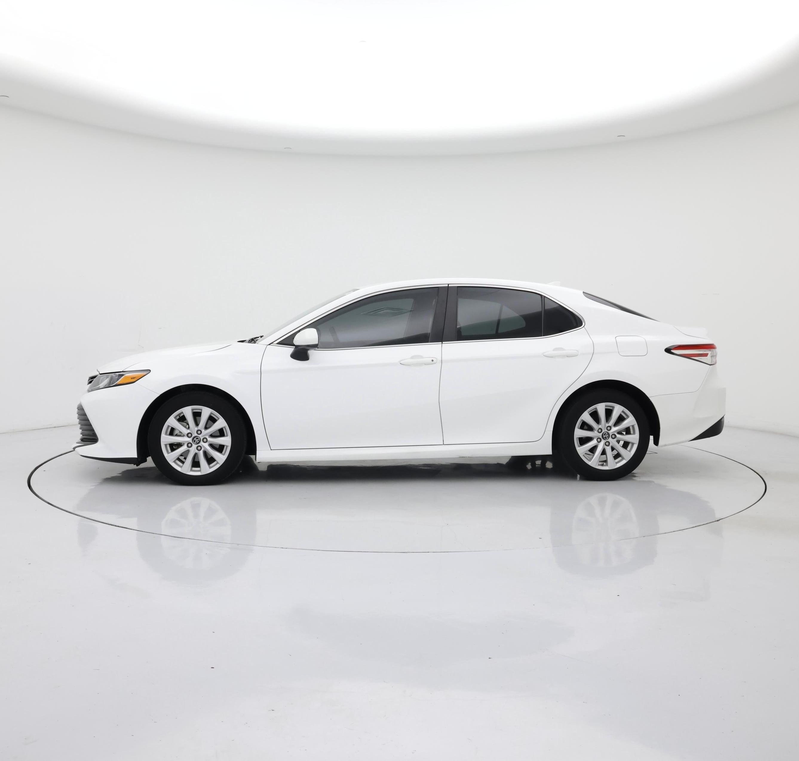 Thumbnail: 2019 Toyota Camry - 3