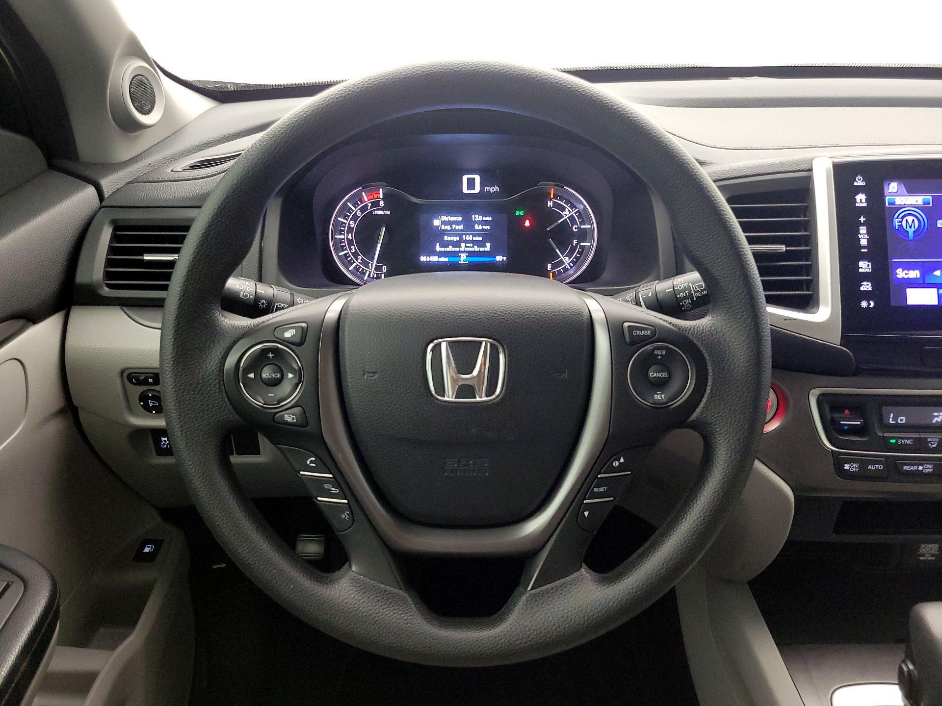 Thumbnail: 2018 Honda Pilot - 10