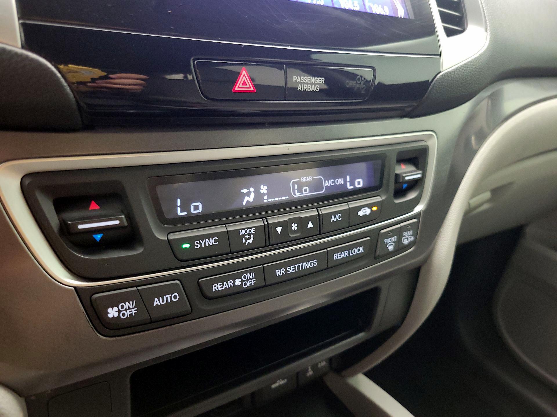 Thumbnail: 2018 Honda Pilot - 16