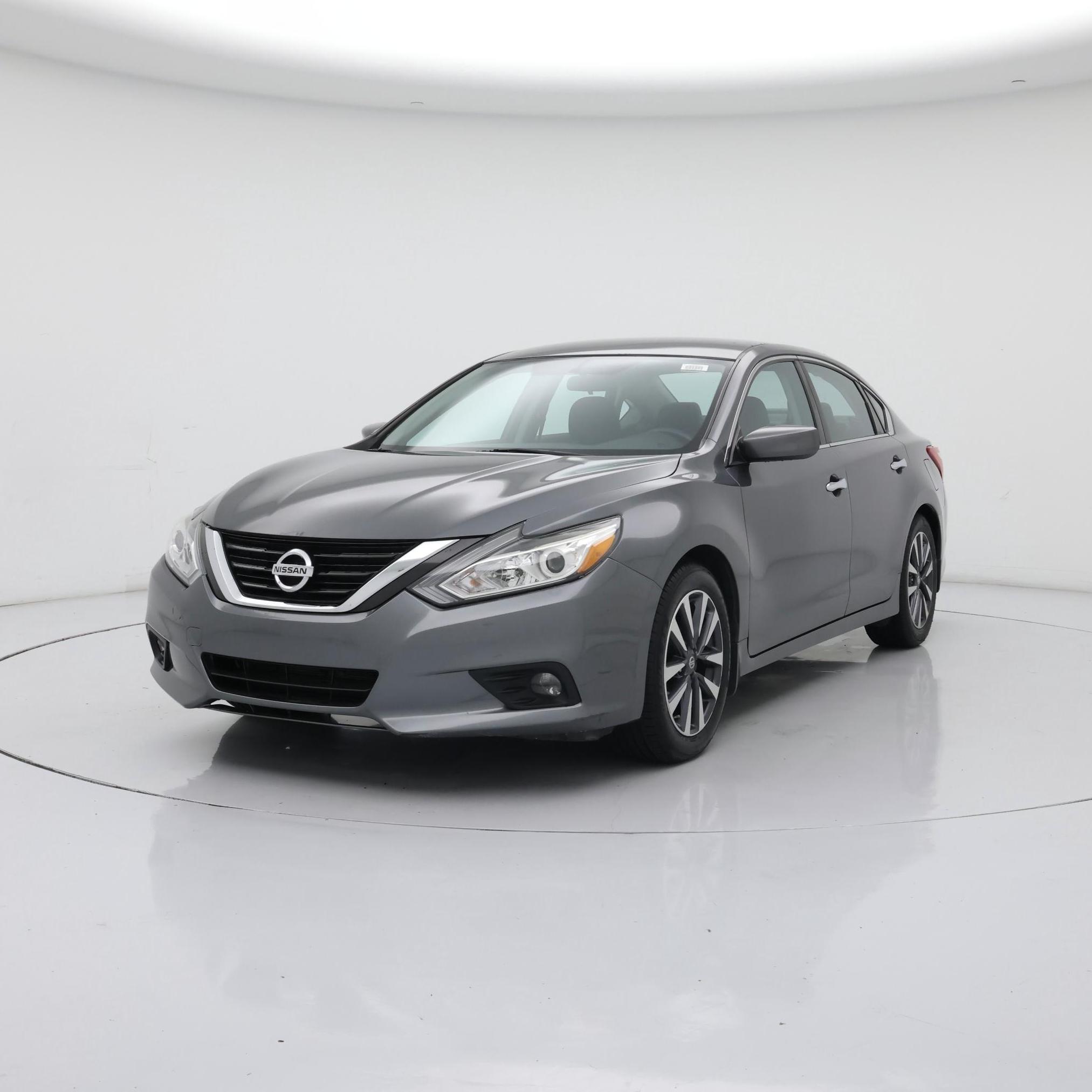 Thumbnail: 2017 Nissan Altima - 4
