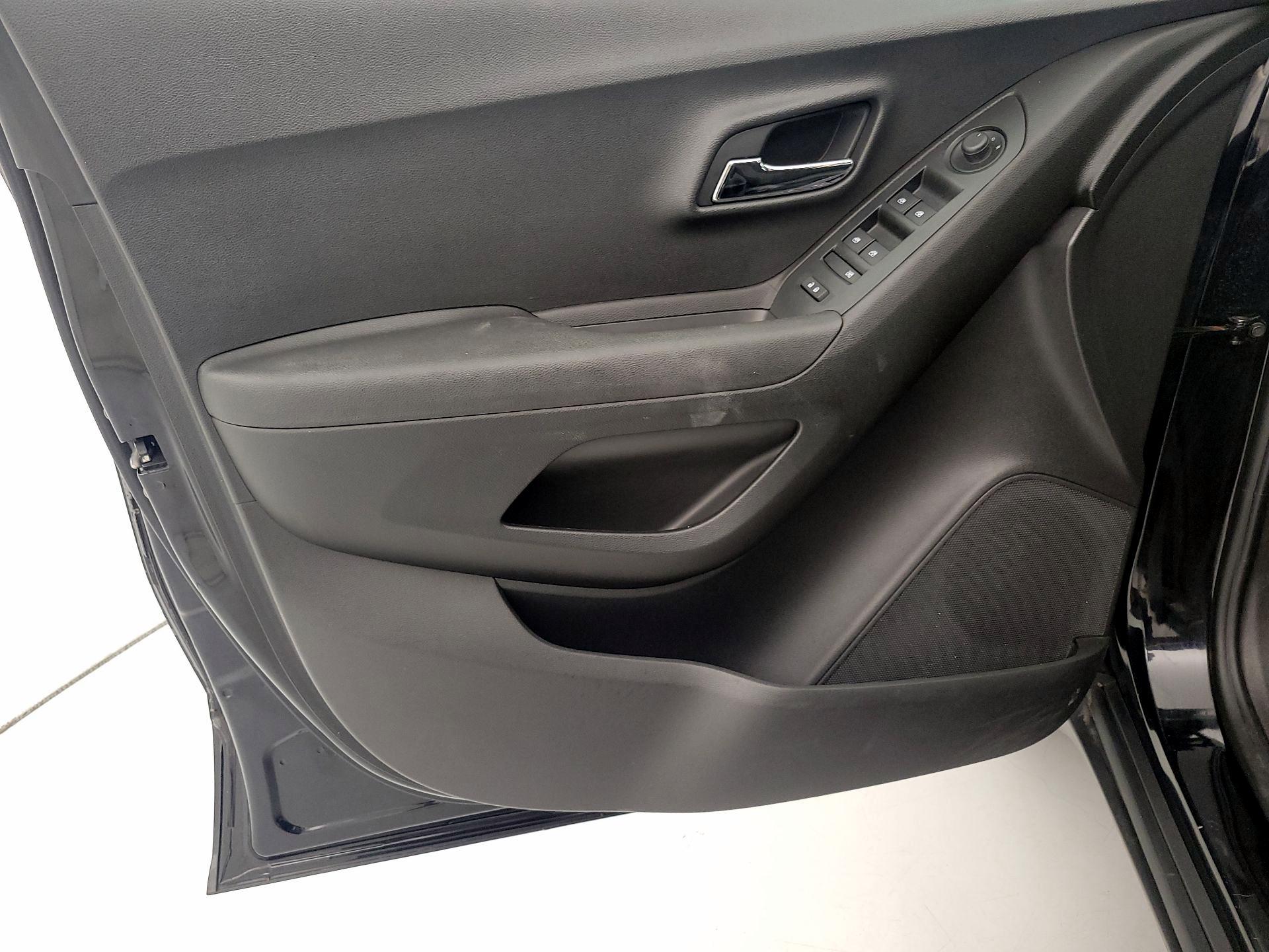 Thumbnail: 2019 Chevrolet Trax - 12