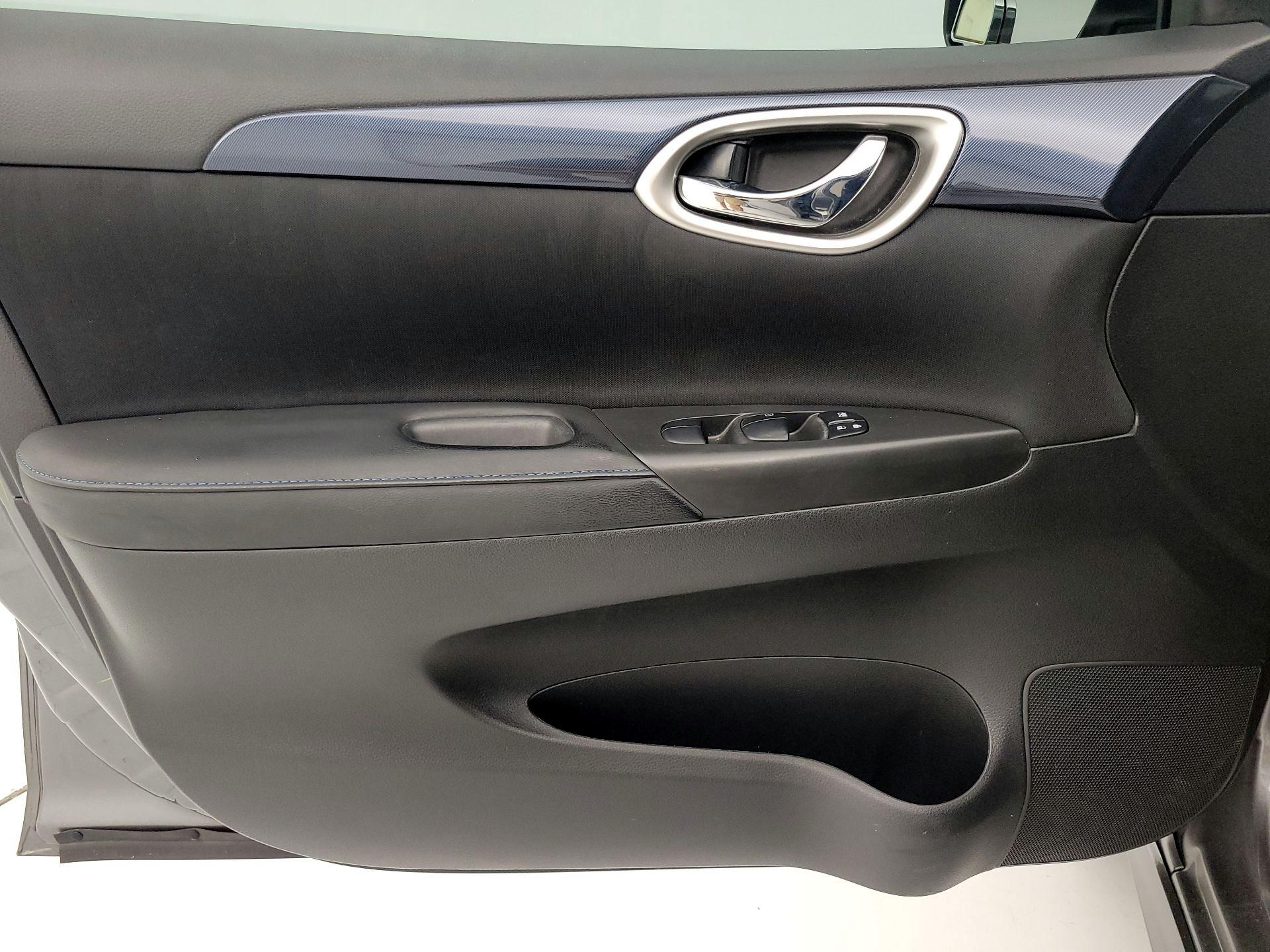 Thumbnail: 2019 Nissan Sentra - 12