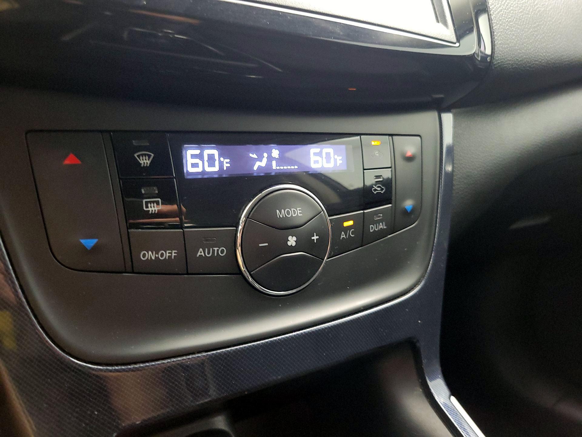 Thumbnail: 2019 Nissan Sentra - 16