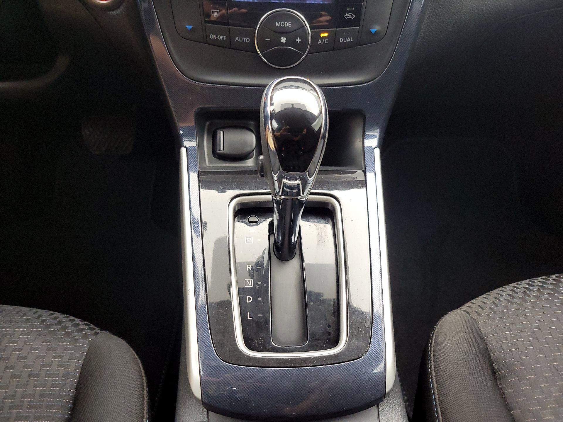 Thumbnail: 2019 Nissan Sentra - 17