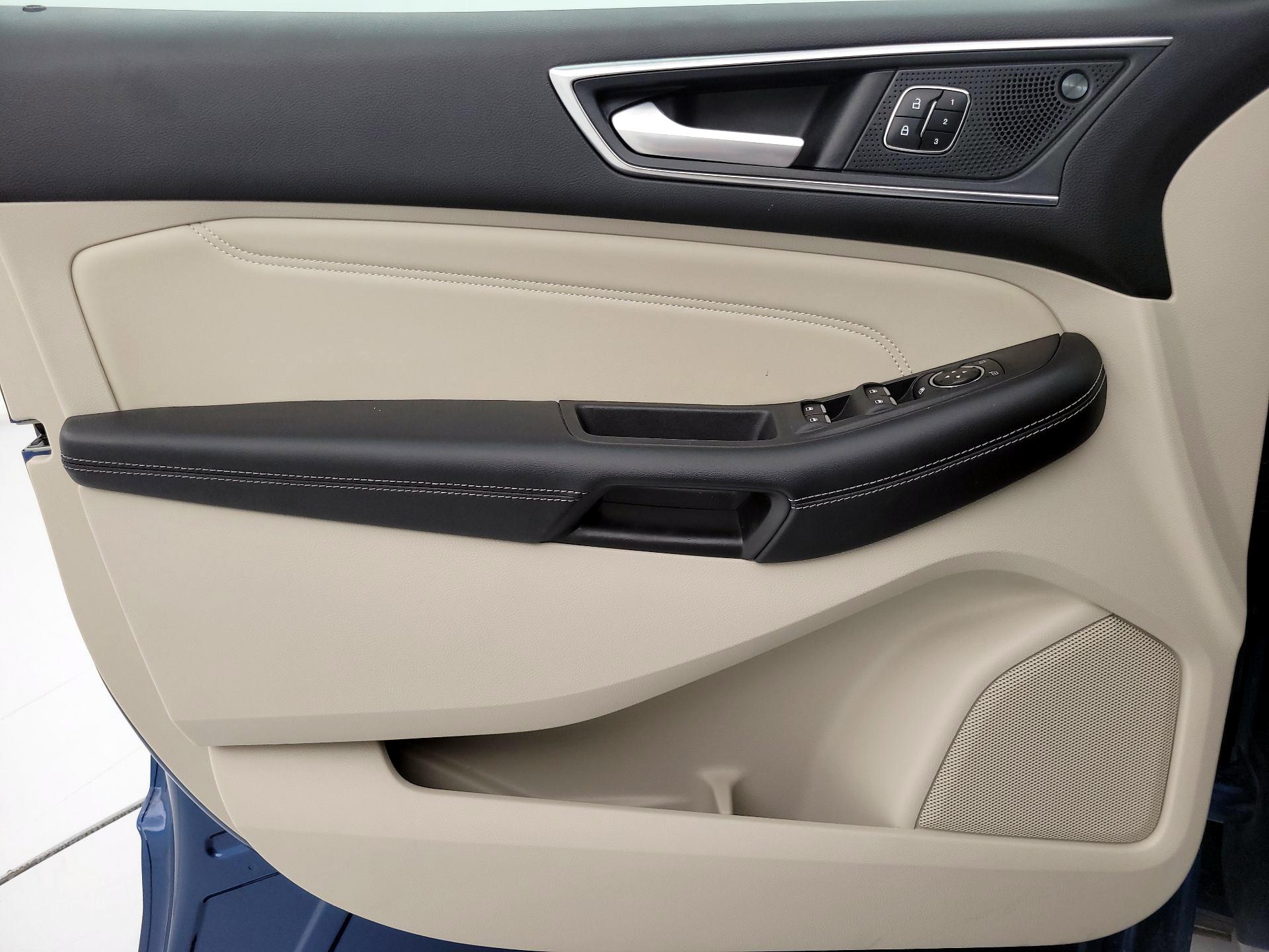 Thumbnail: 2021 Ford Edge - 12