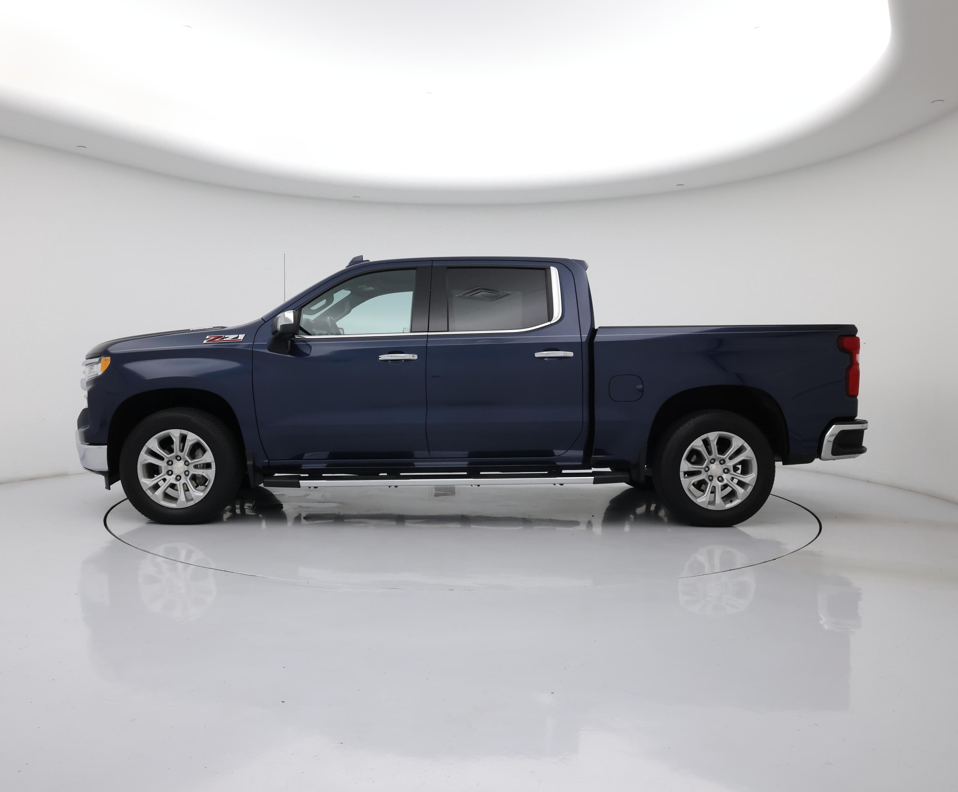 Thumbnail: 2022 Chevrolet Silverado 1500 - 3