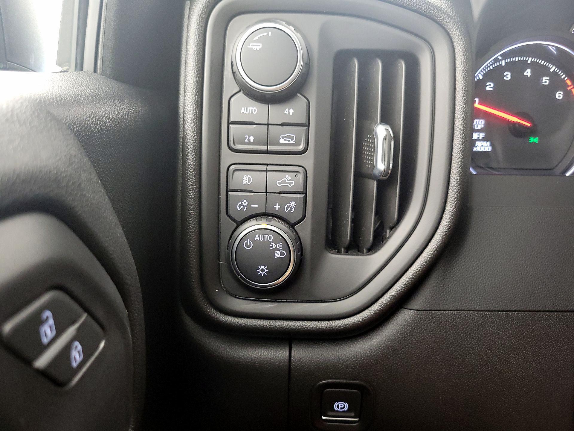 Thumbnail: 2021 Chevrolet Silverado 1500 - 13