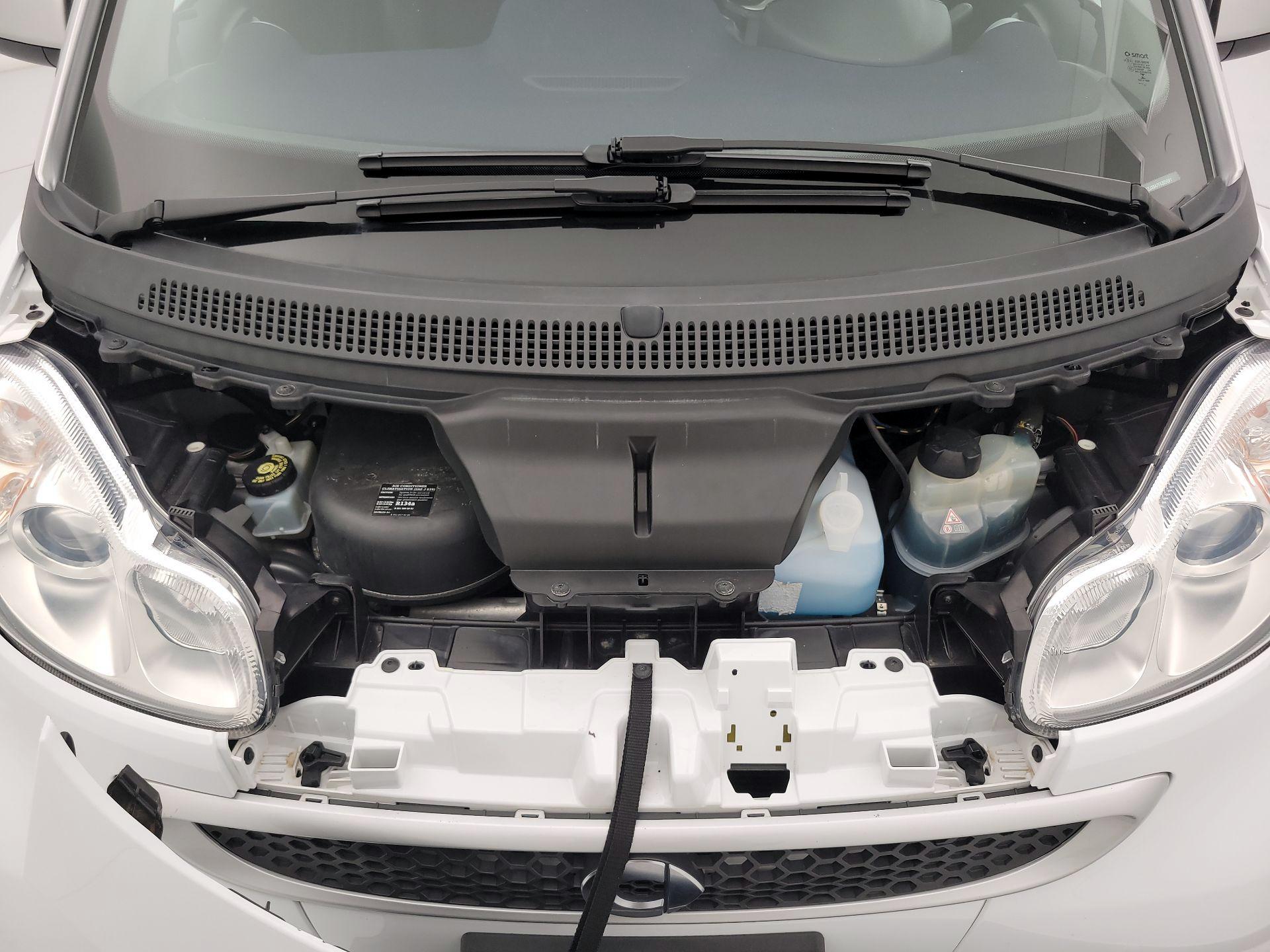 Thumbnail: 2015 smart fortwo - 18