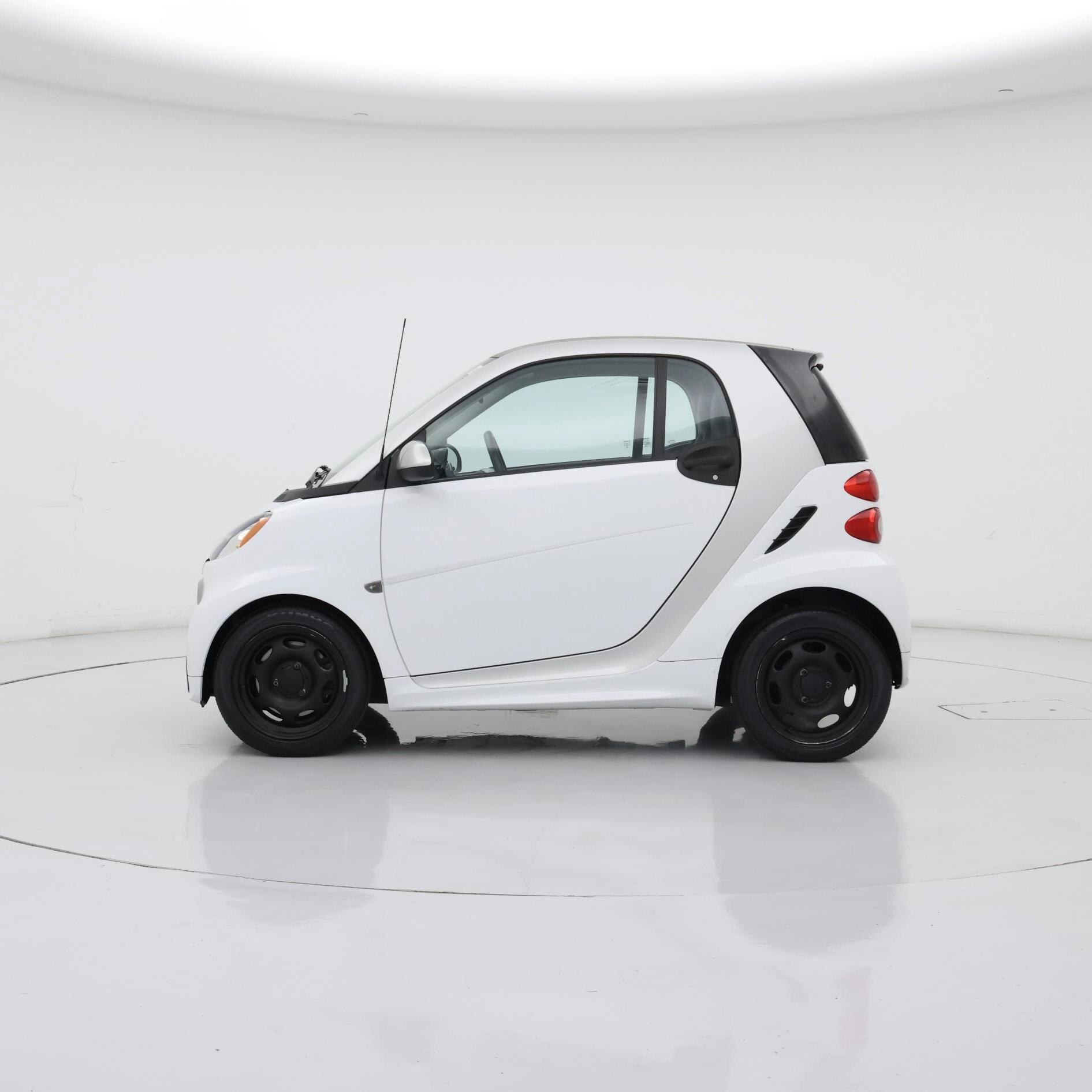 Thumbnail: 2015 smart fortwo - 3