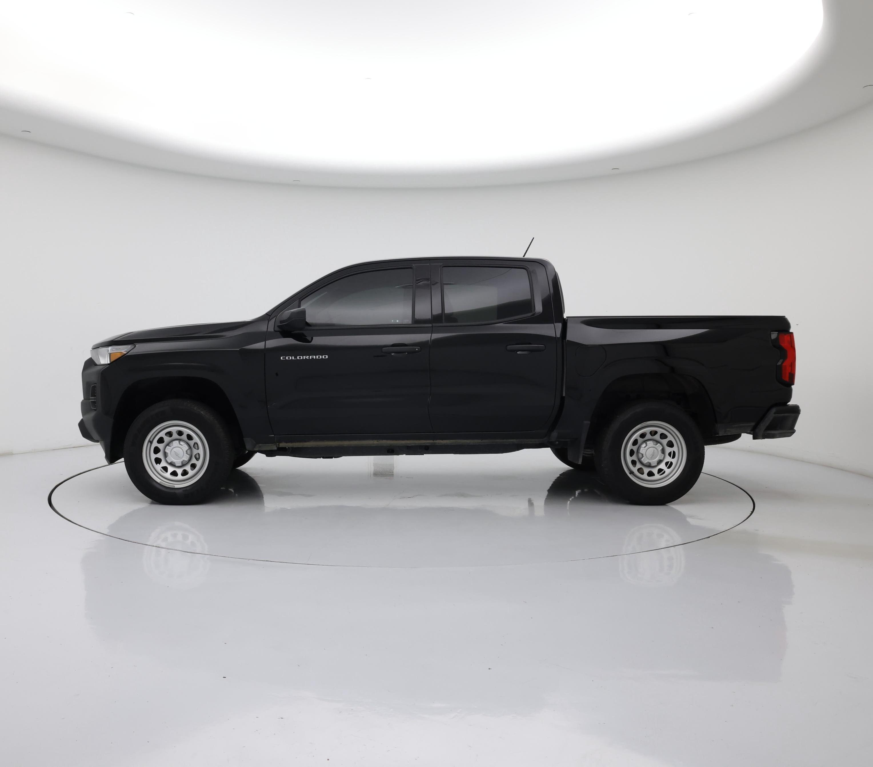 Thumbnail: 2024 Chevrolet Colorado - 3