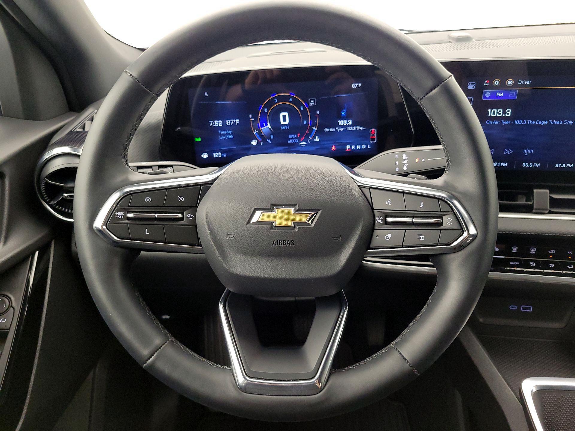 Thumbnail: 2025 Chevrolet Equinox - 10