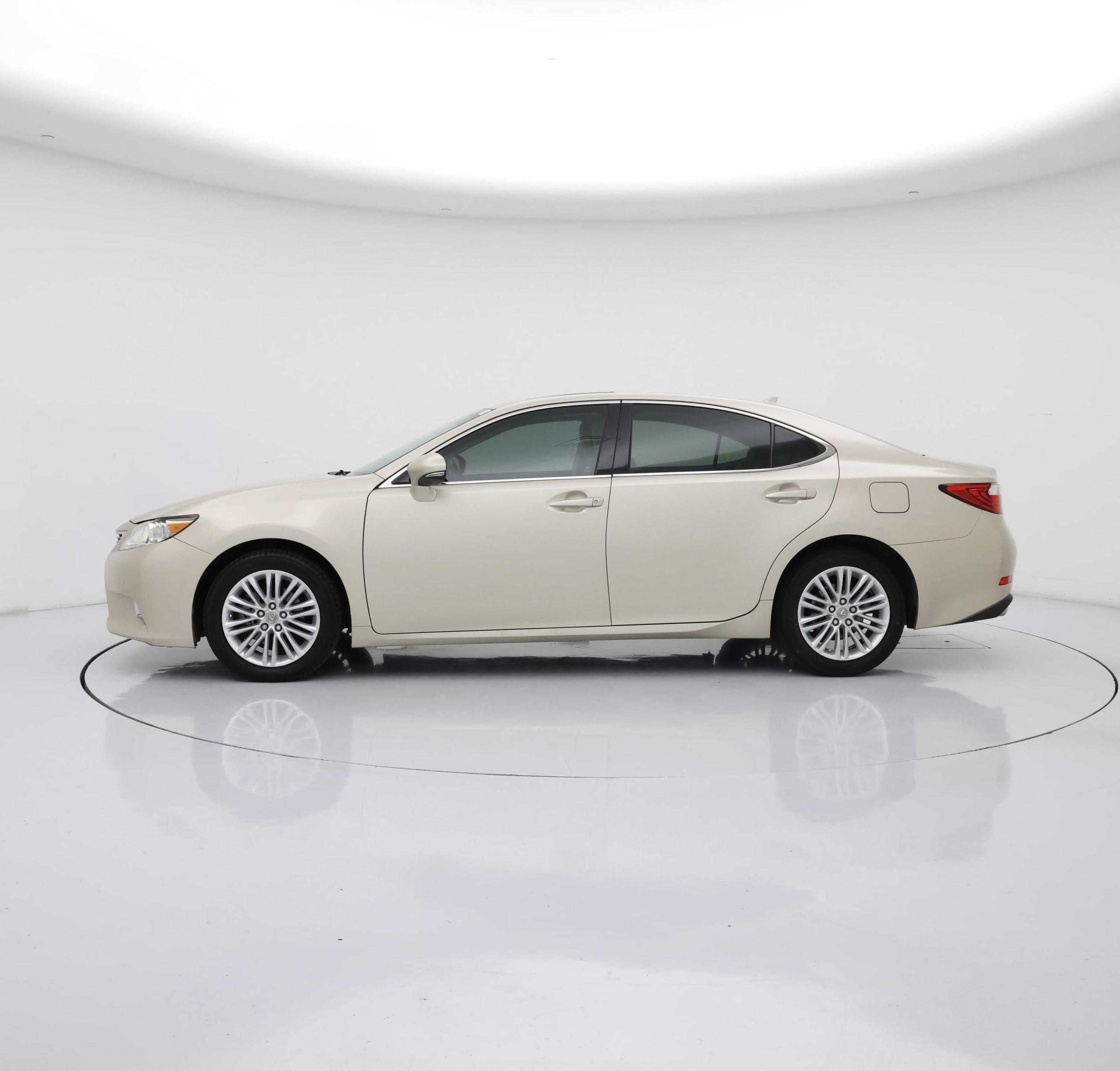 Thumbnail: 2013 Lexus ES - 3