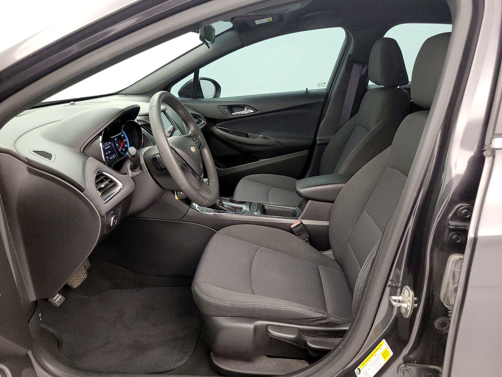Thumbnail: 2017 Chevrolet Cruze - 11