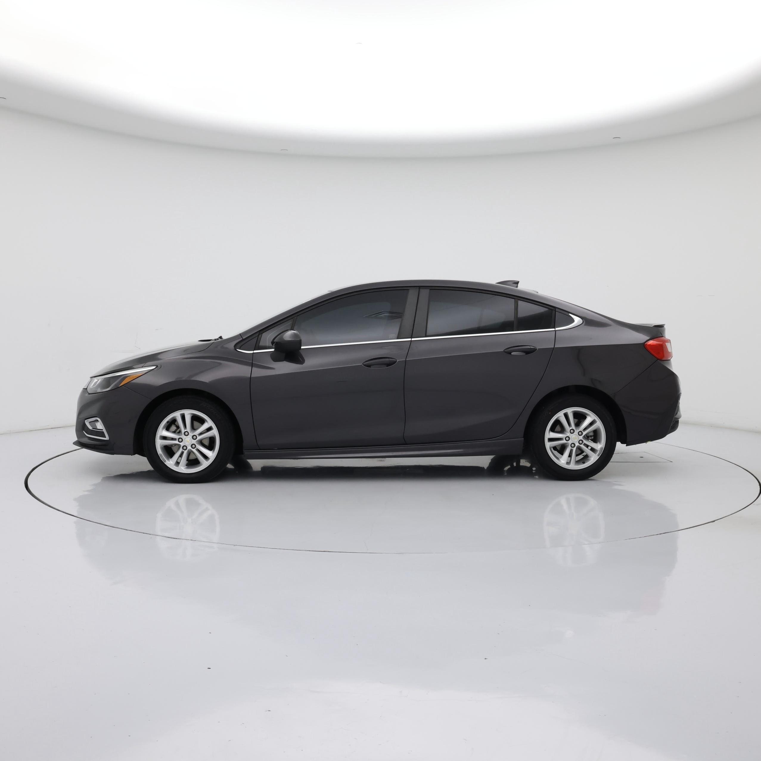 Thumbnail: 2017 Chevrolet Cruze - 3