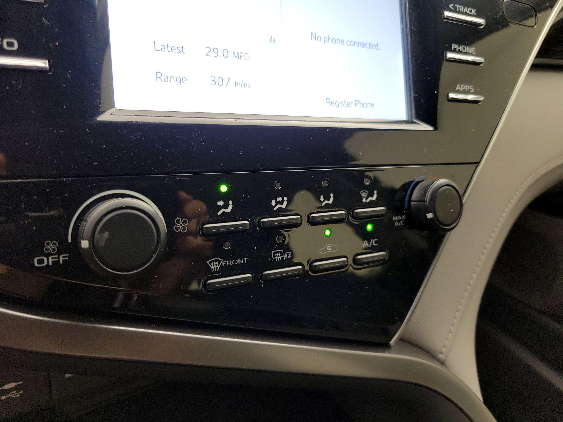 Thumbnail: 2018 Toyota Camry - 16