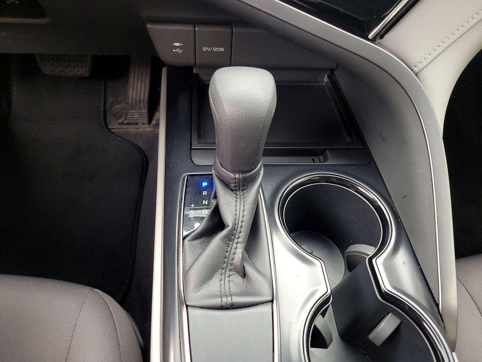 Thumbnail: 2018 Toyota Camry - 17