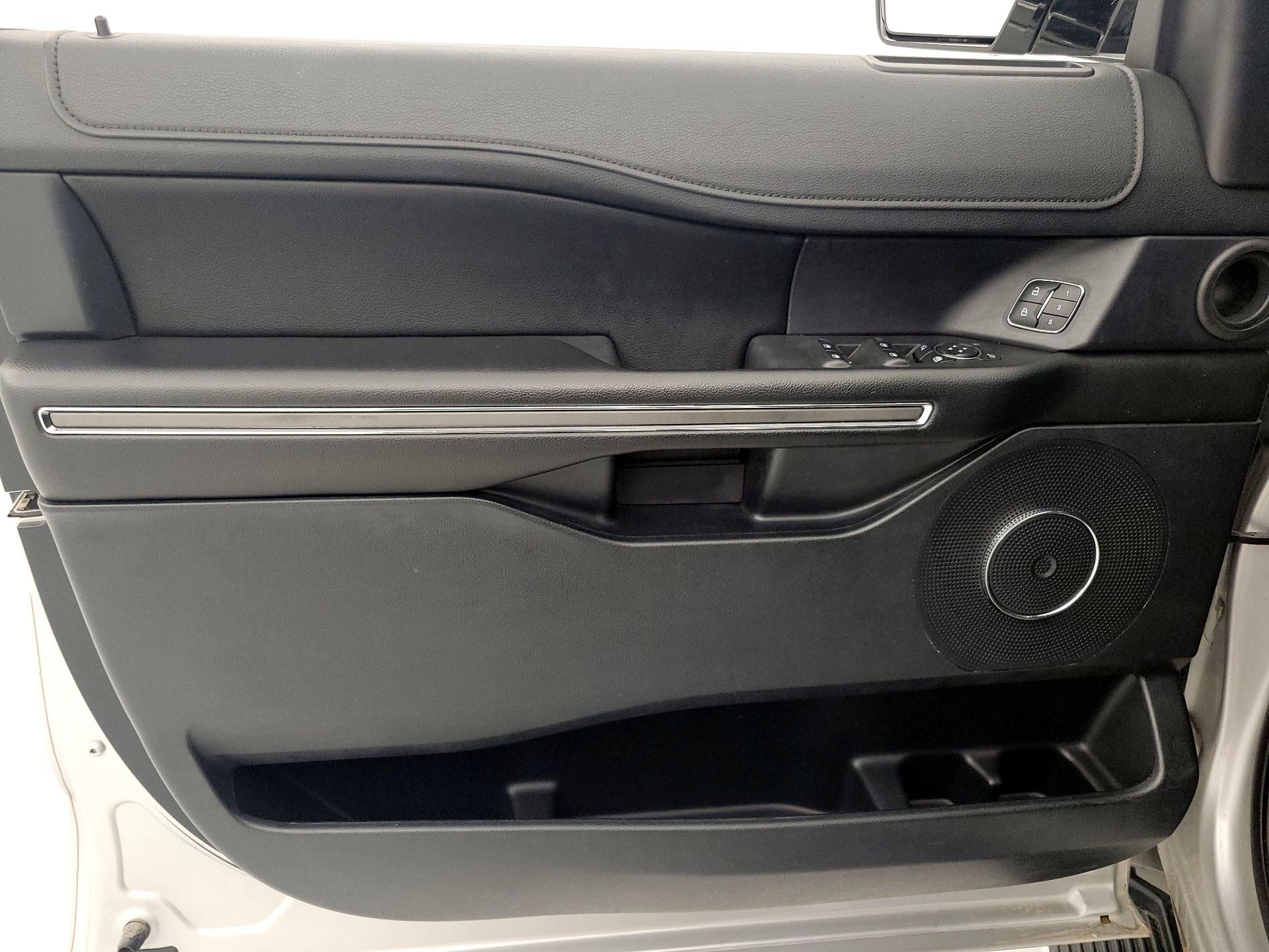 Thumbnail: 2019 Ford Expedition - 12