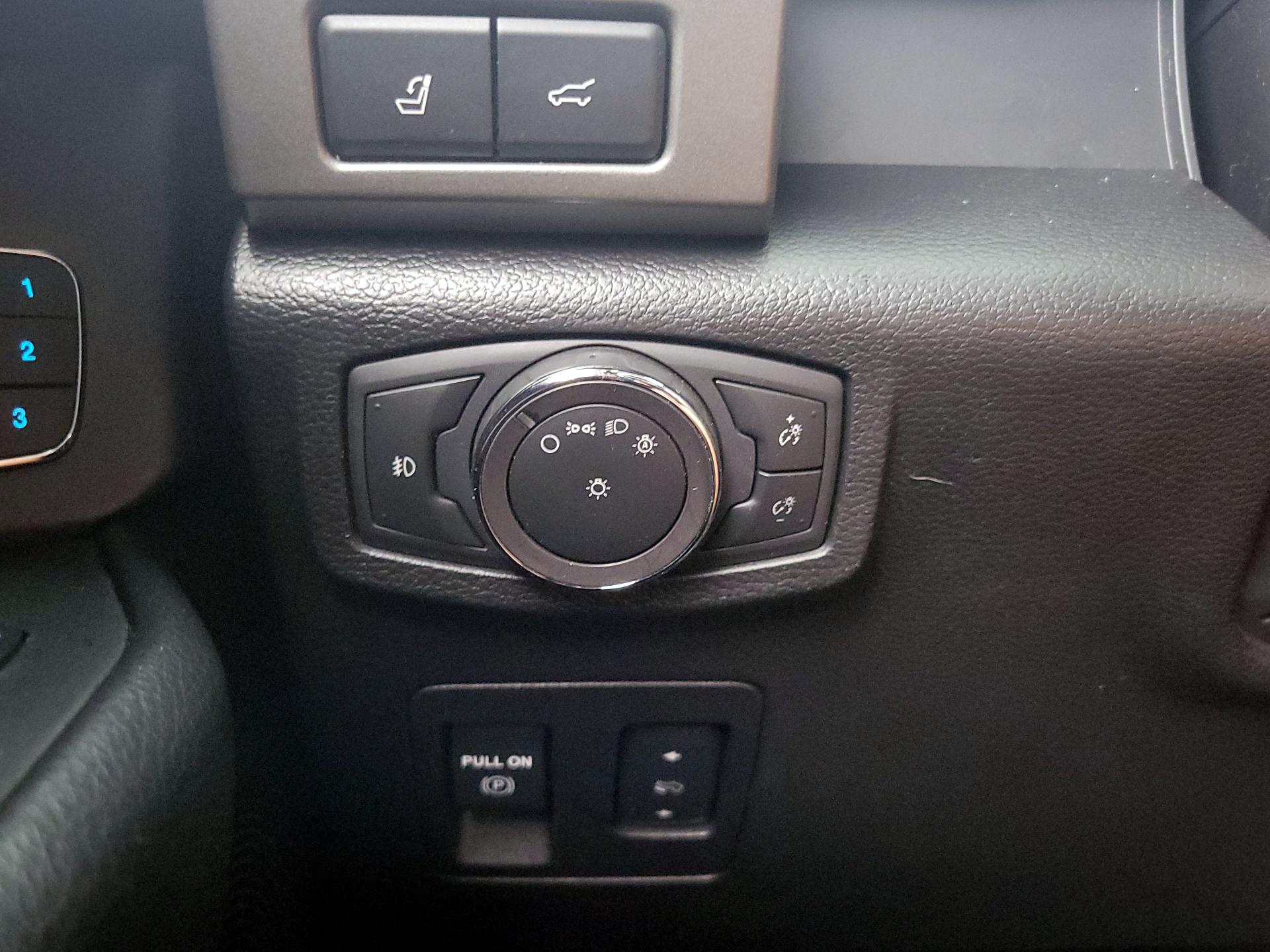 Thumbnail: 2019 Ford Expedition - 13