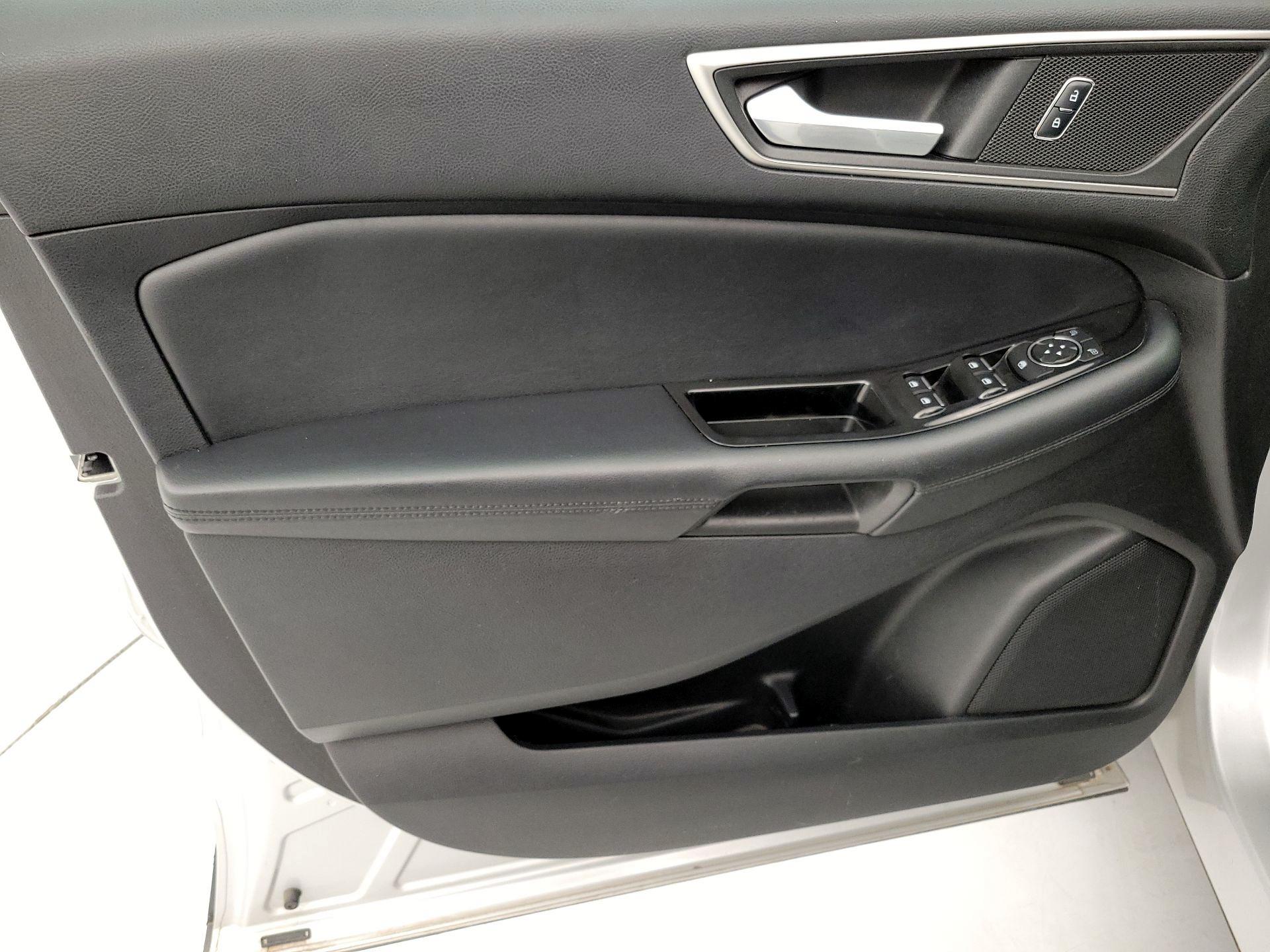 Thumbnail: 2015 Ford Edge - 12