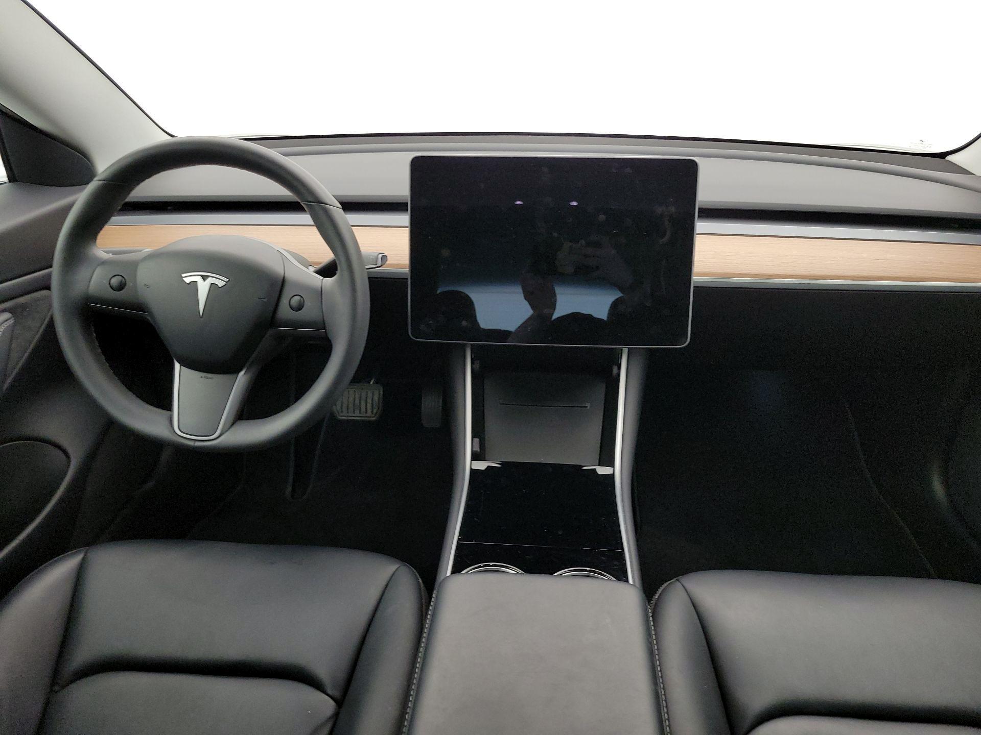 Thumbnail: 2020 Tesla Model 3 - 9