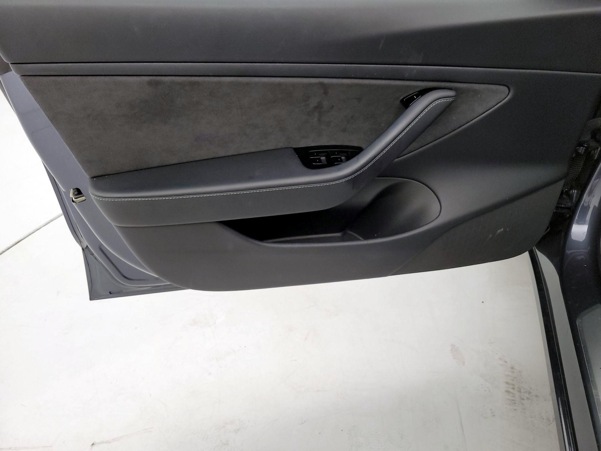 Thumbnail: 2020 Tesla Model 3 - 12
