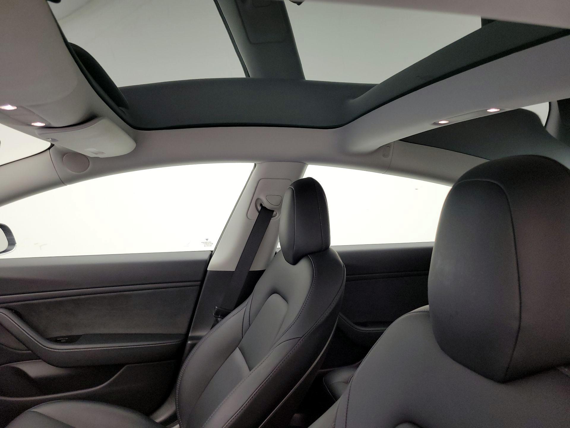 Thumbnail: 2020 Tesla Model 3 - 17