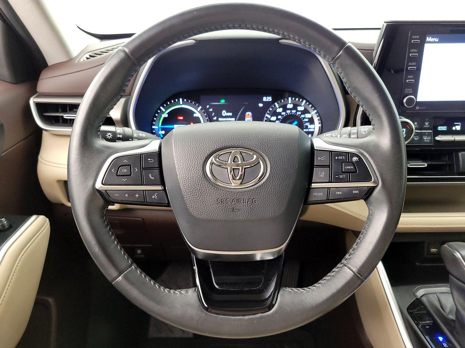 Thumbnail: 2021 Toyota Highlander - 10