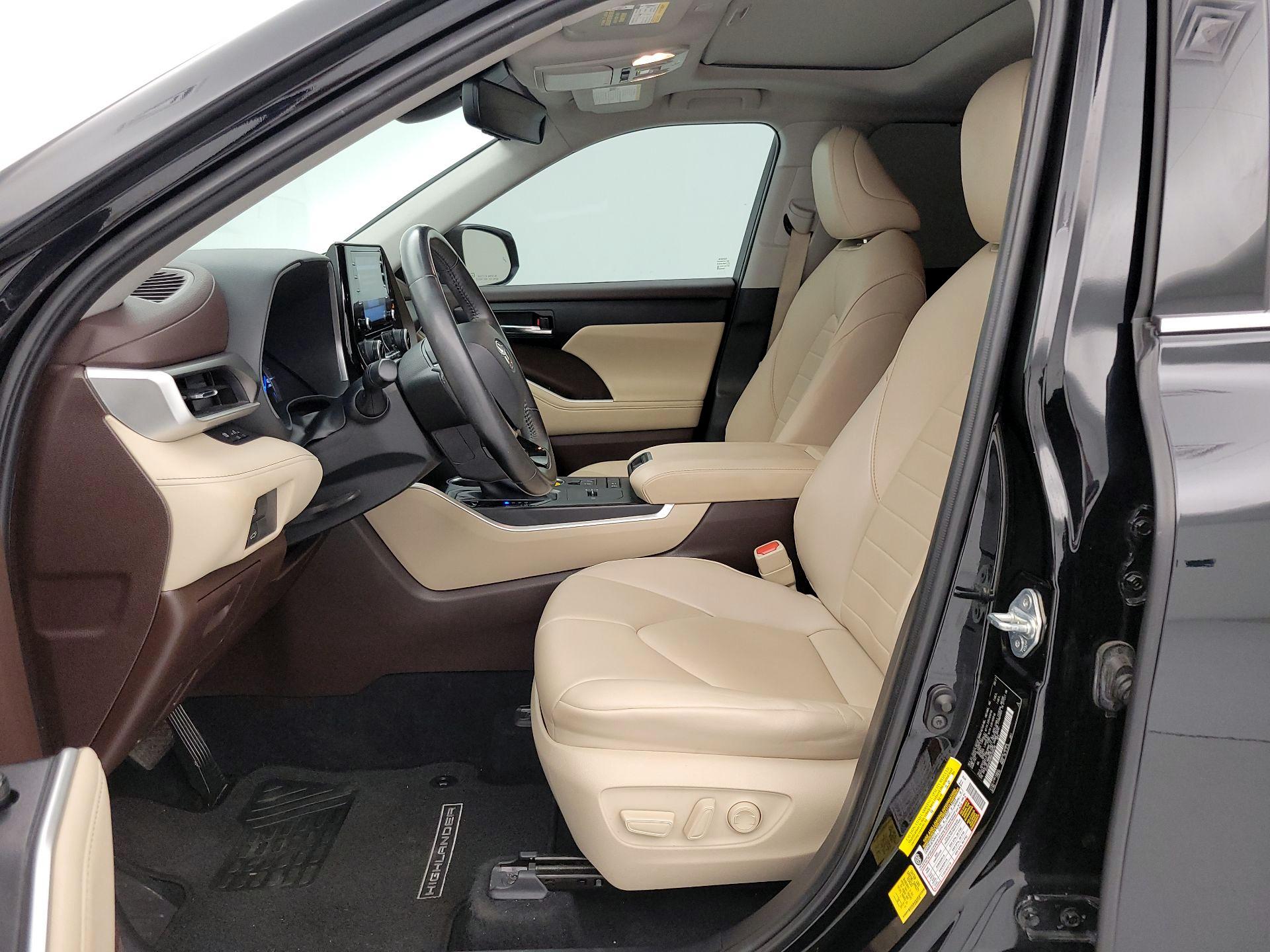 Thumbnail: 2021 Toyota Highlander - 11