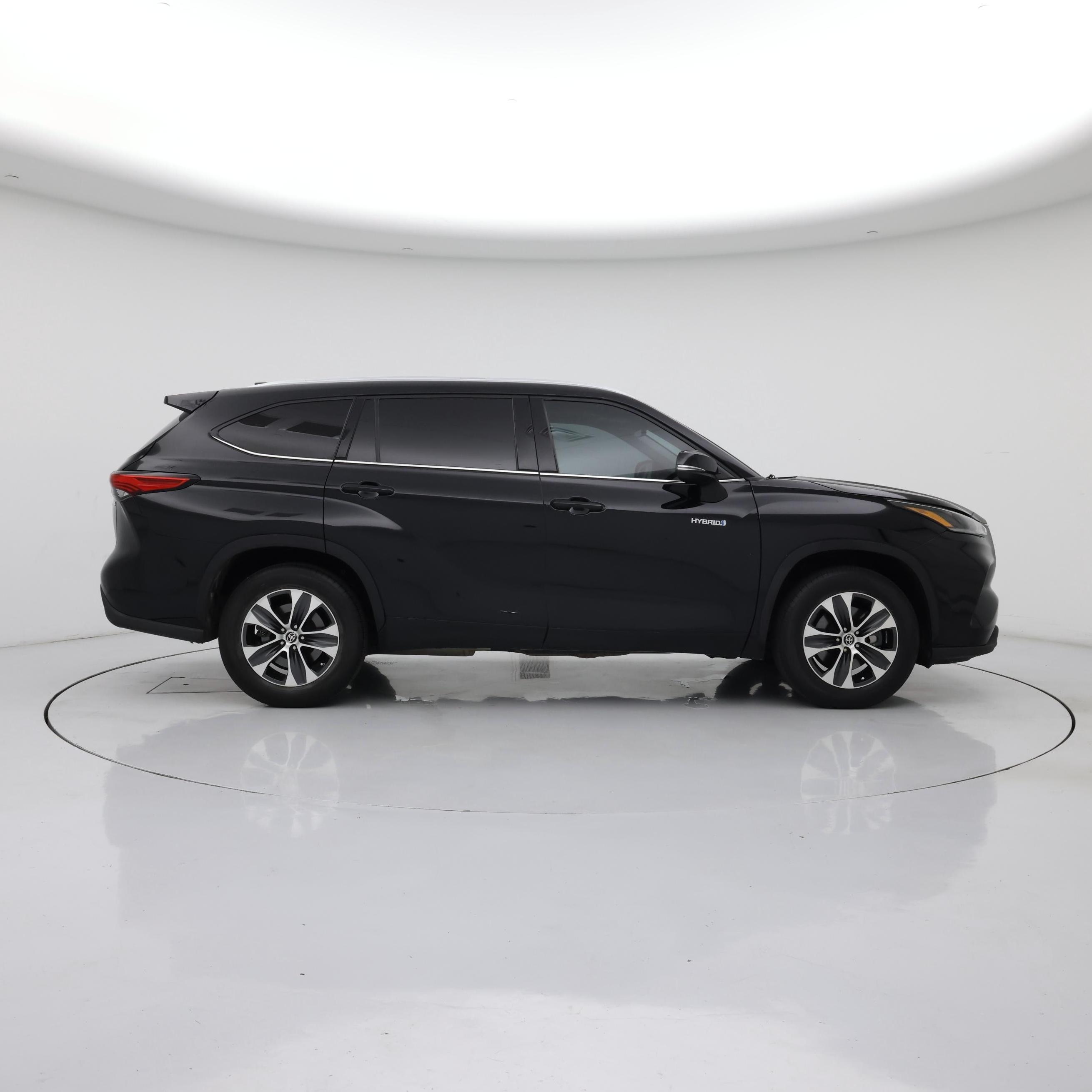 Thumbnail: 2021 Toyota Highlander - 7
