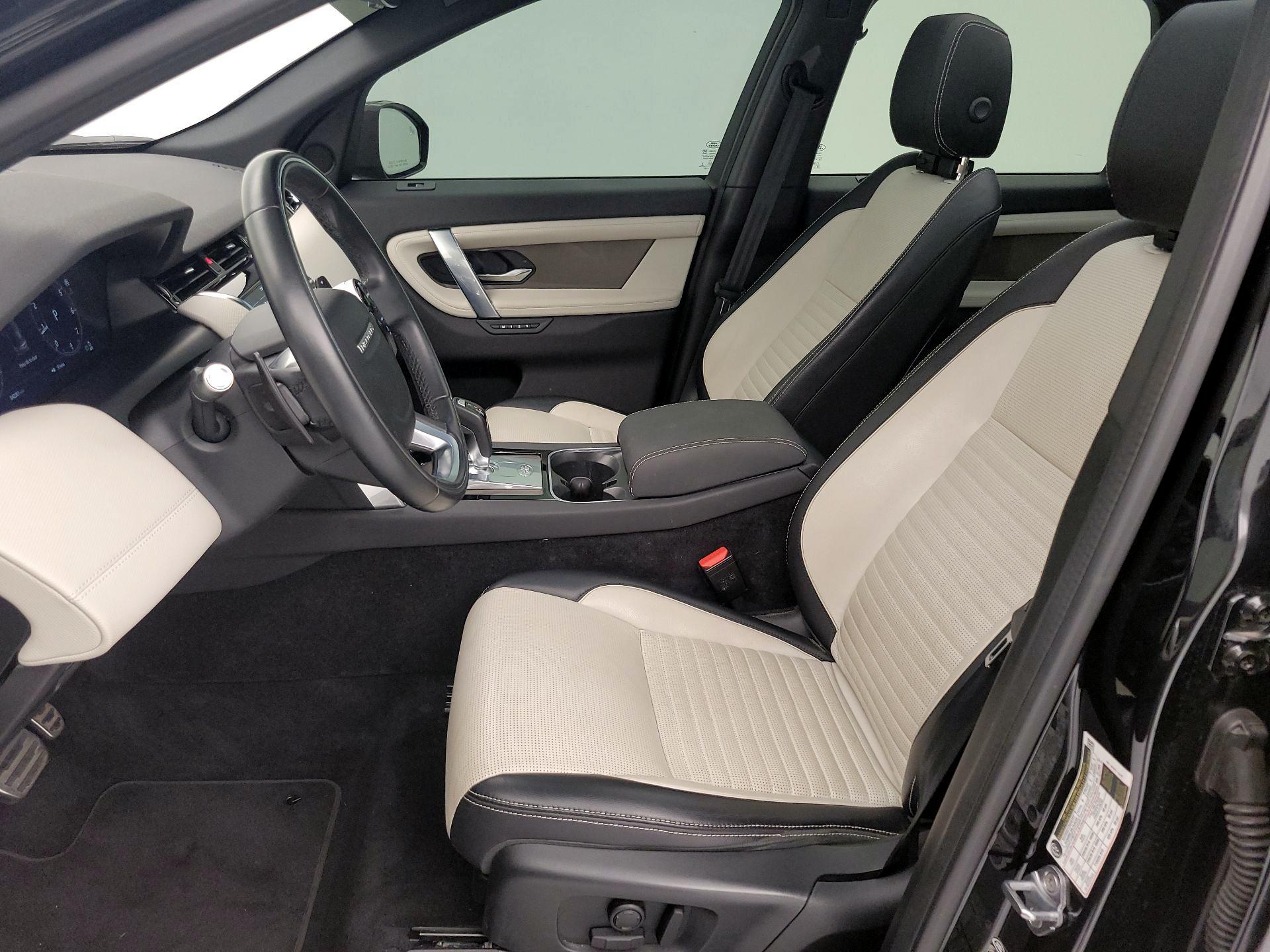 Thumbnail: 2020 Land Rover Discovery Sport - 11