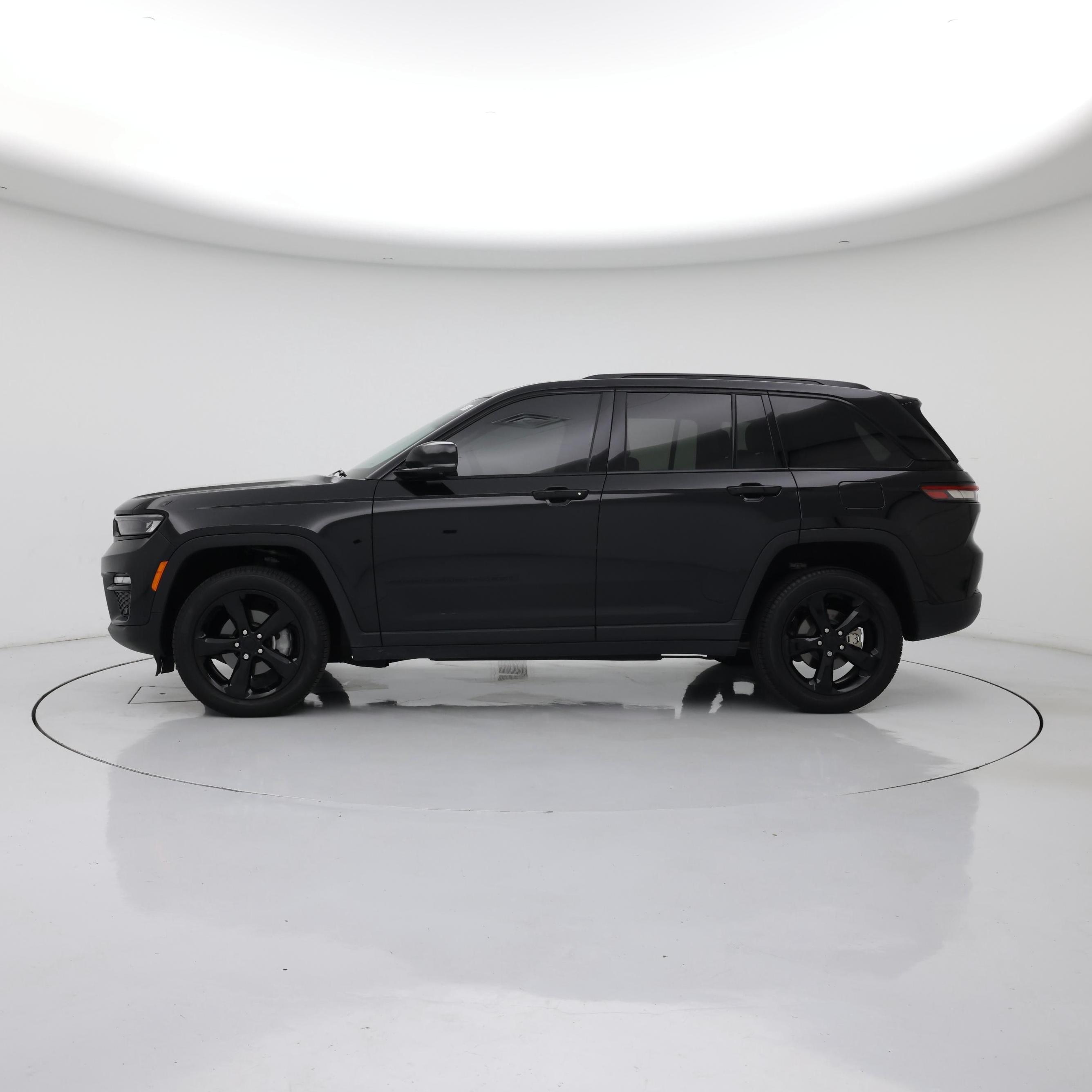 Thumbnail: 2023 Jeep Grand Cherokee - 3