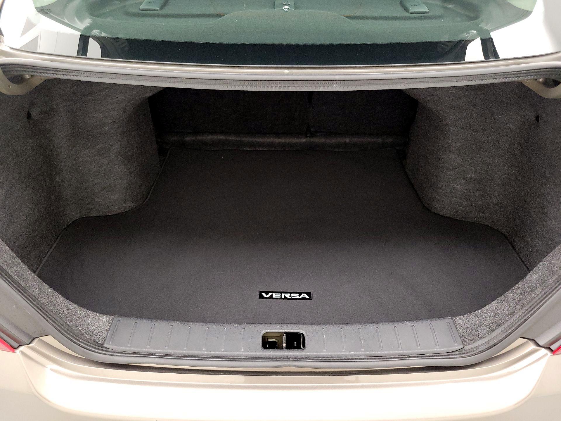 Thumbnail: 2015 Nissan Versa - 19