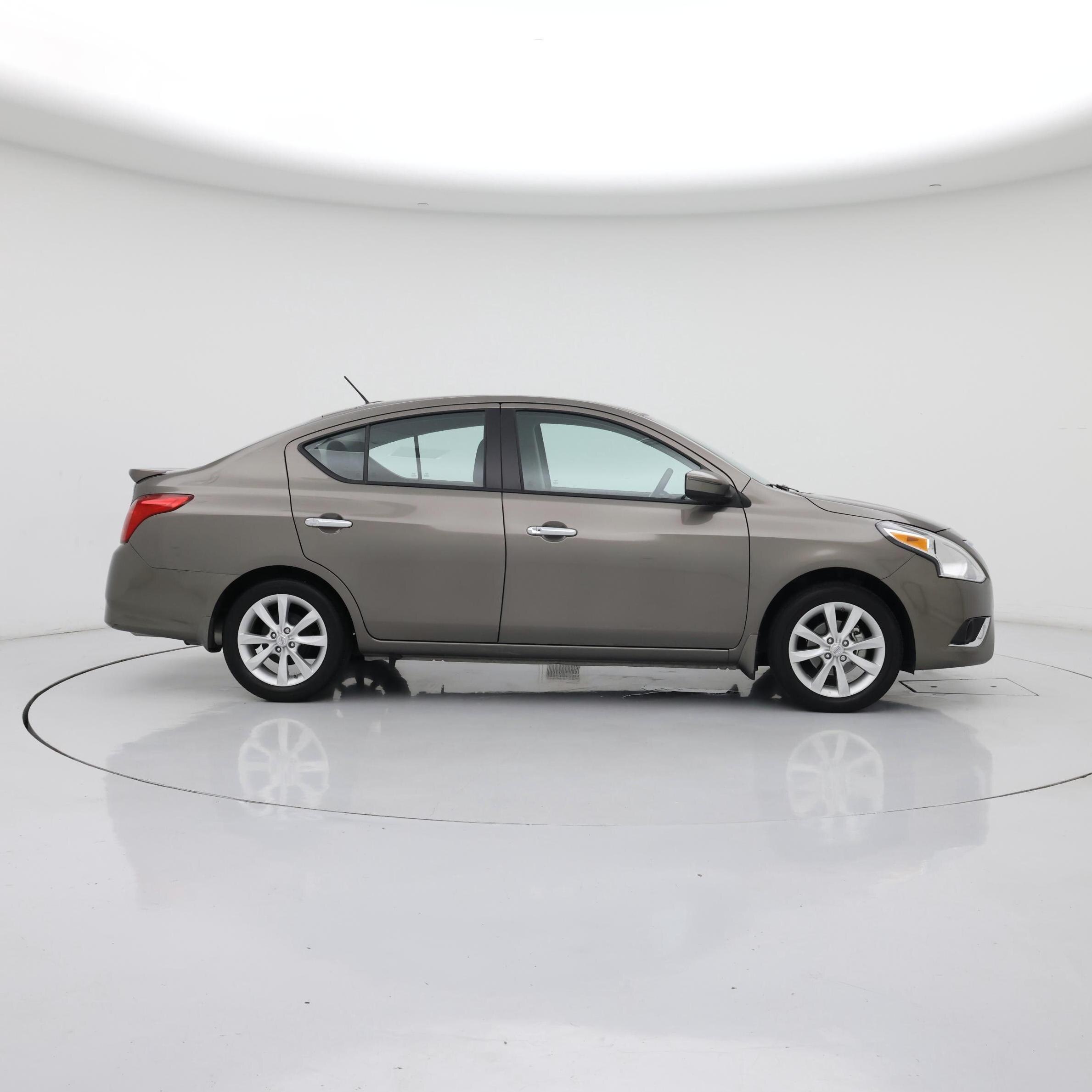 Thumbnail: 2015 Nissan Versa - 7