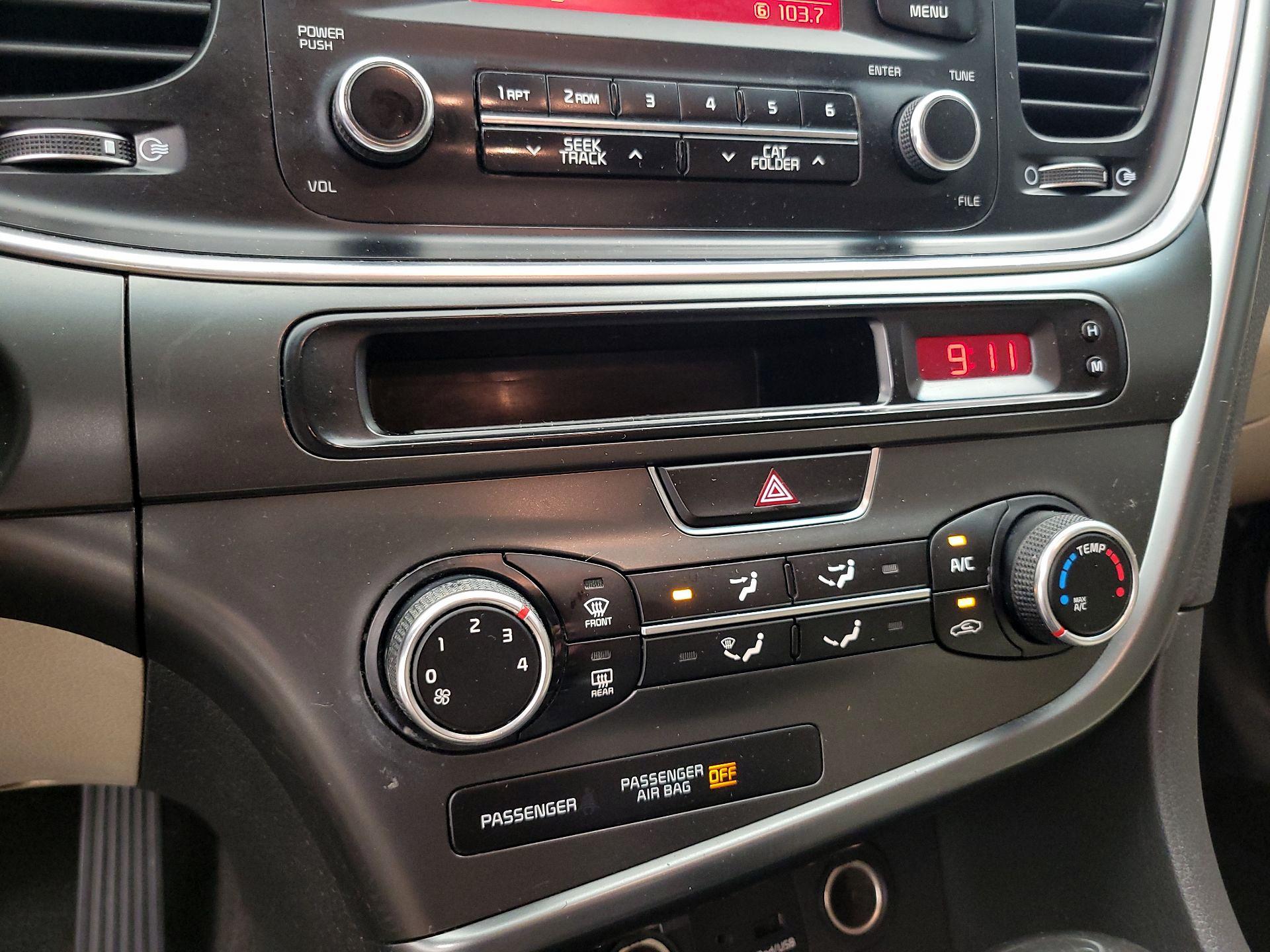 Thumbnail: 2015 Kia Optima - 15