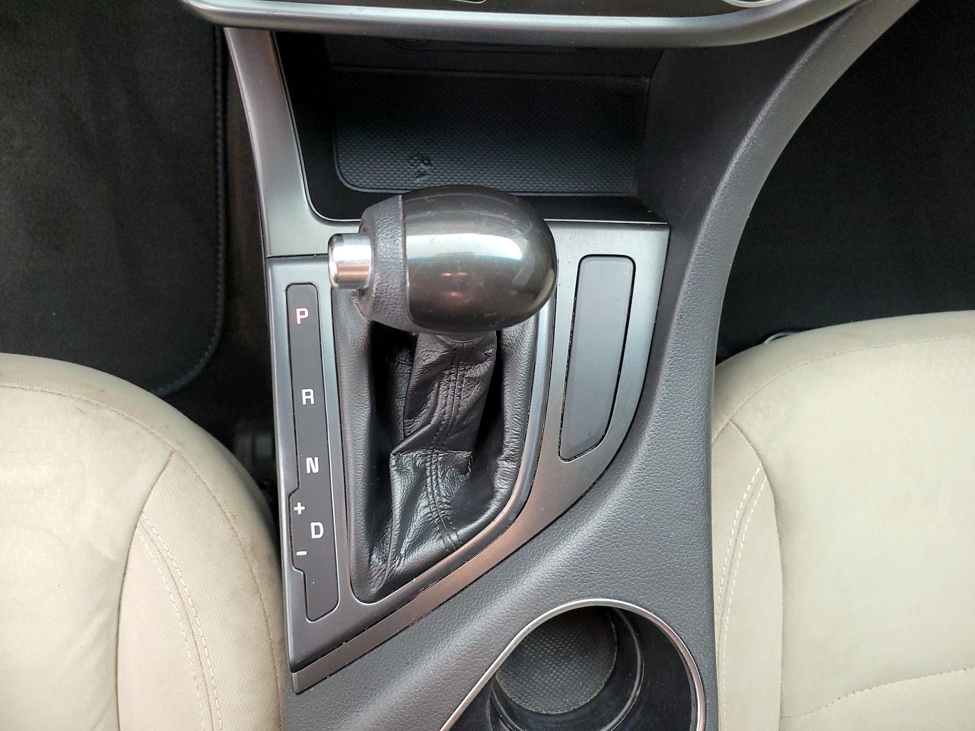 Thumbnail: 2015 Kia Optima - 16