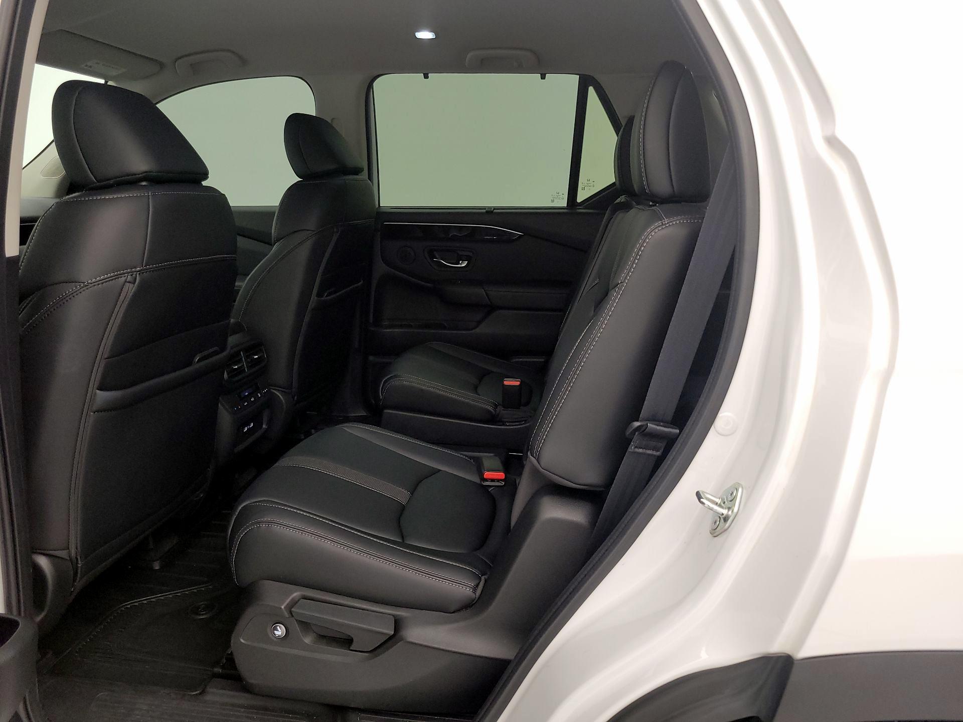 Thumbnail: 2023 Honda Pilot - 19