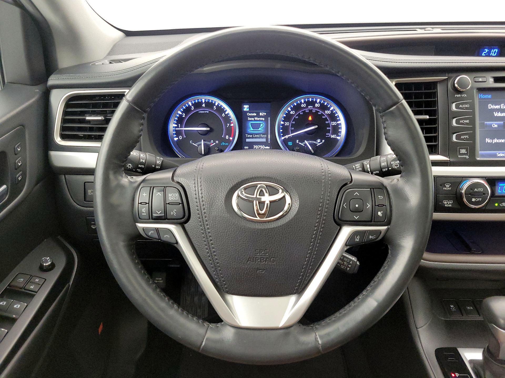 Thumbnail: 2019 Toyota Highlander - 10