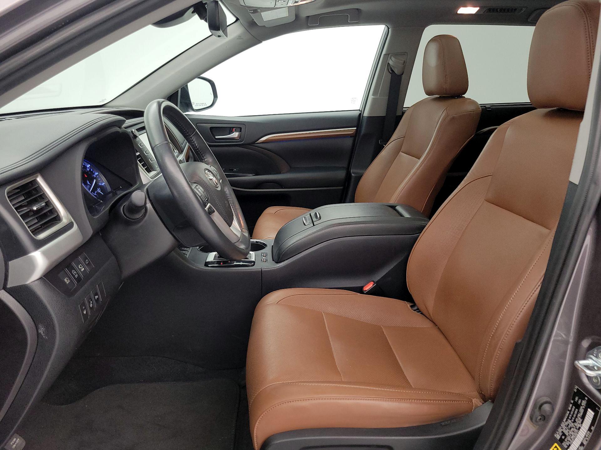 Thumbnail: 2019 Toyota Highlander - 11