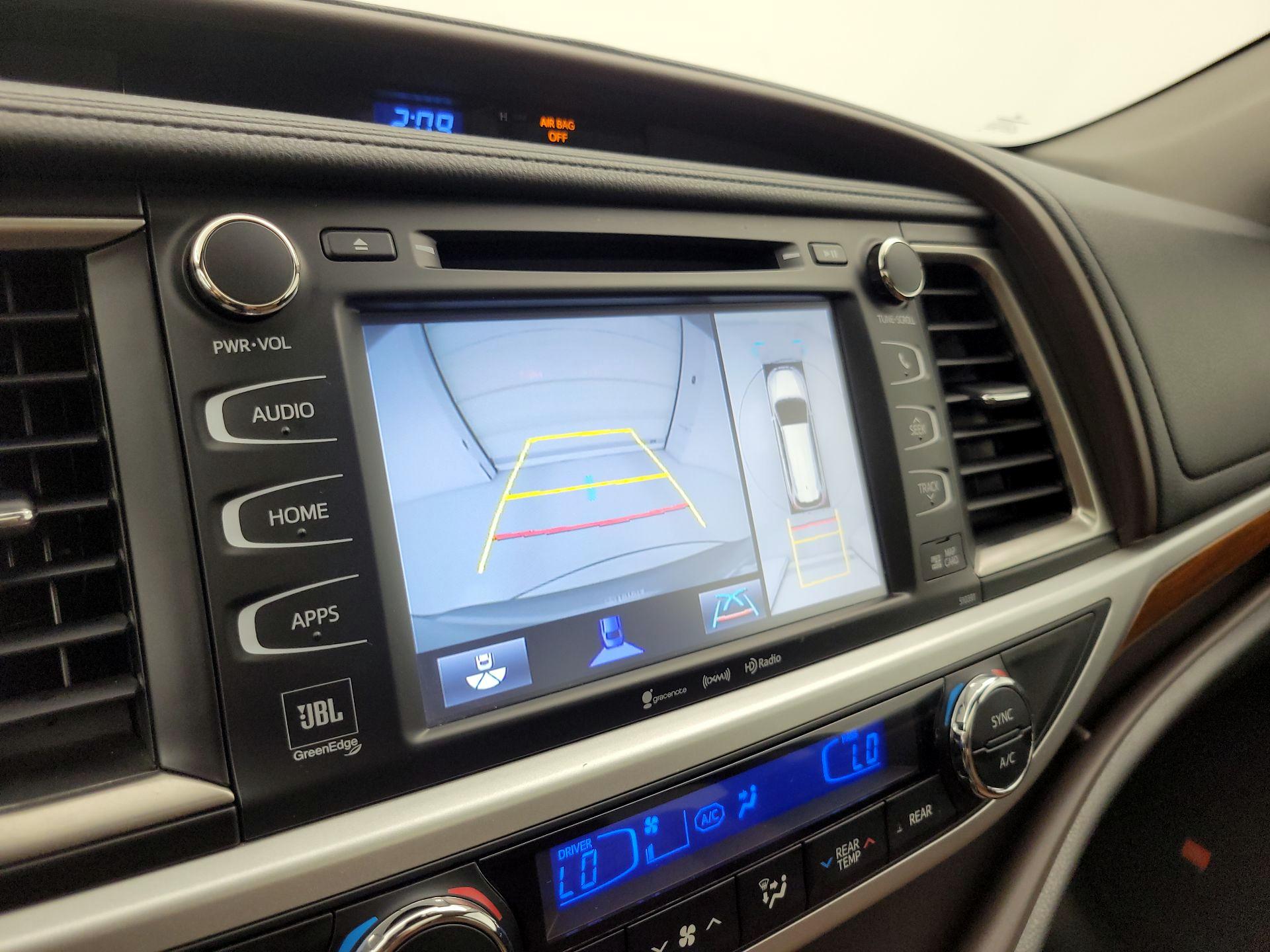 Thumbnail: 2019 Toyota Highlander - 15
