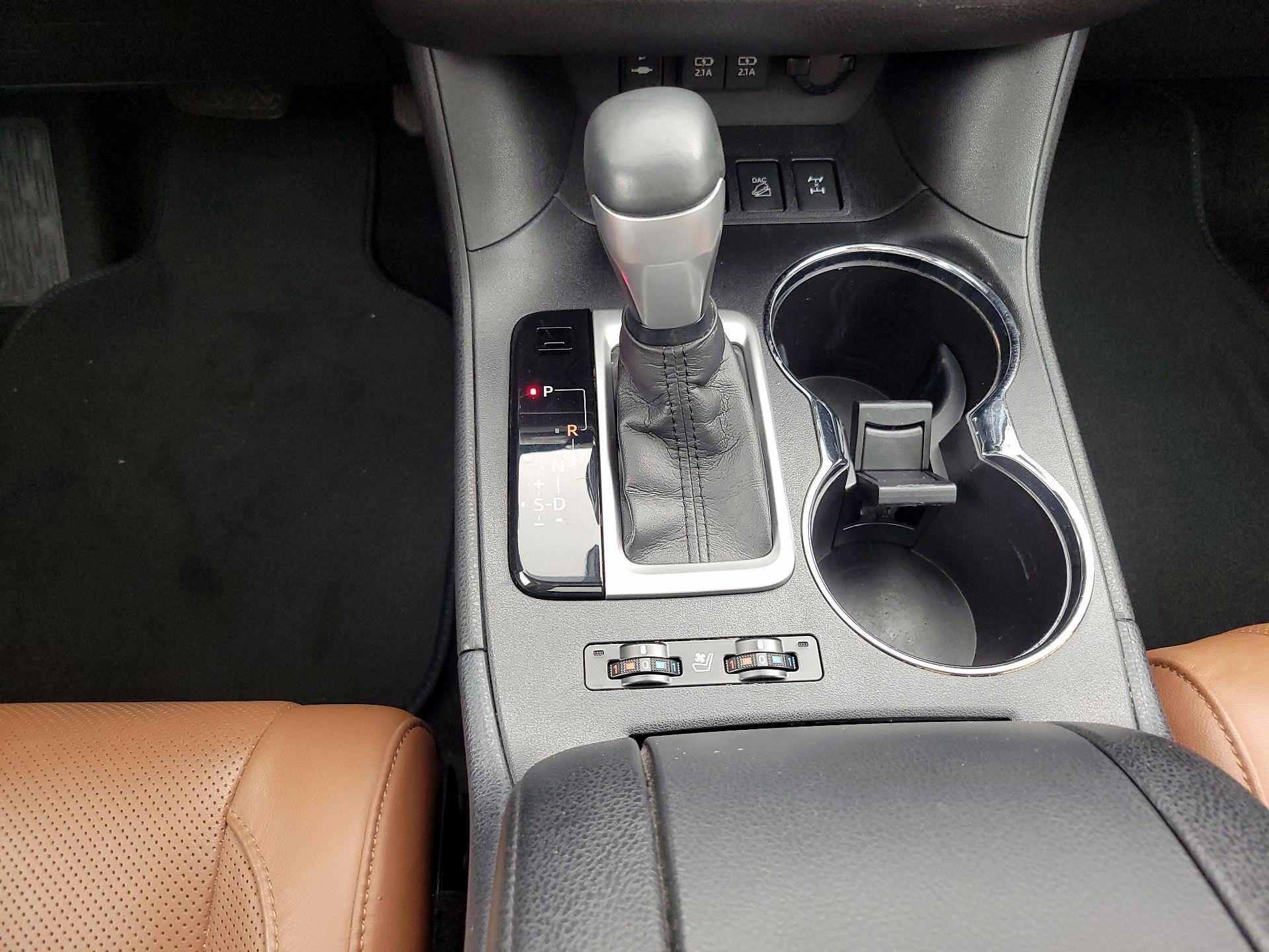 Thumbnail: 2019 Toyota Highlander - 18