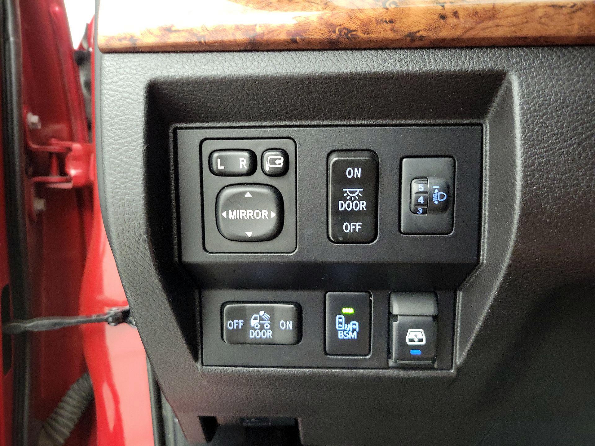 Thumbnail: 2016 Toyota Tundra - 13