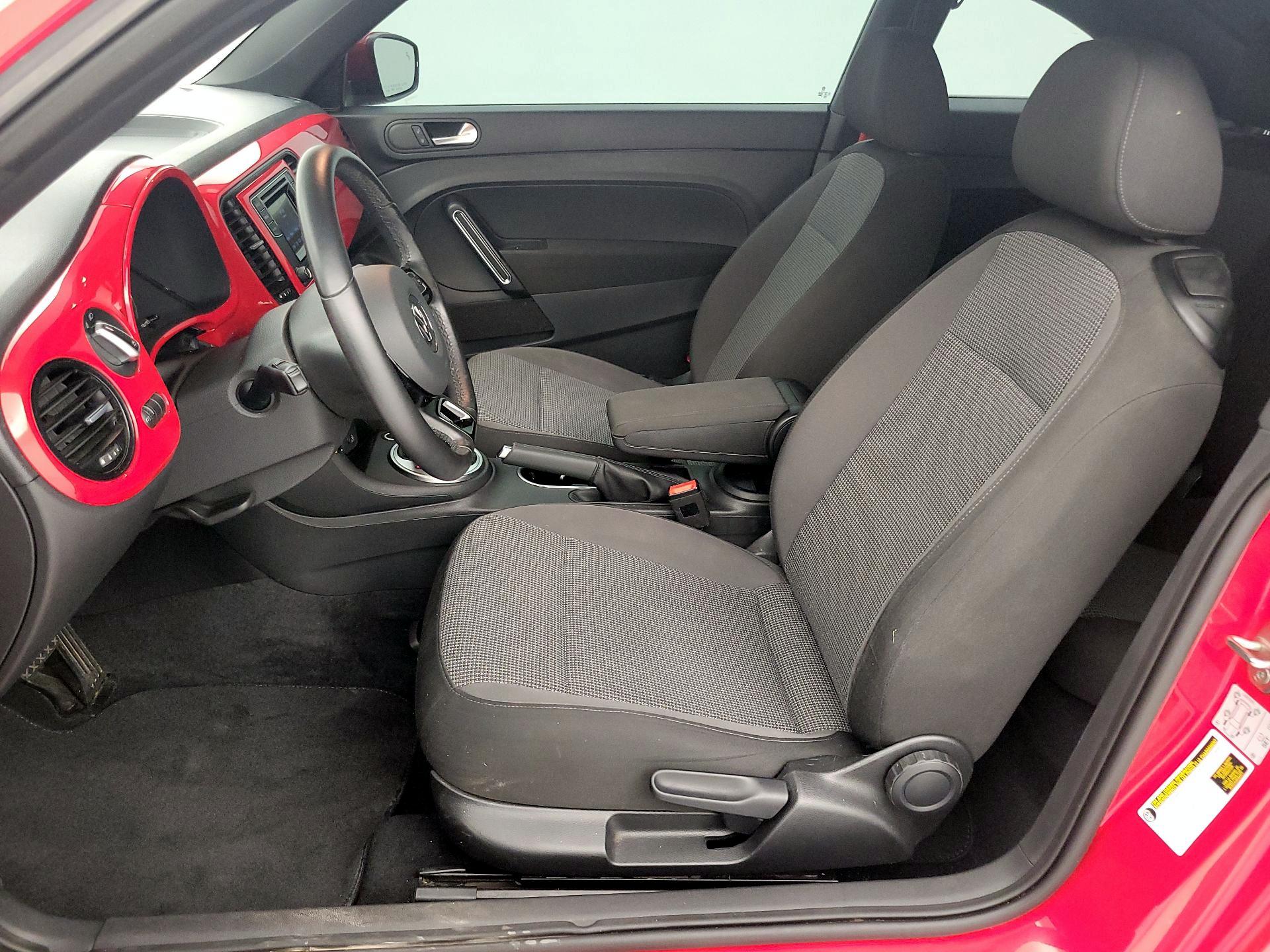 Thumbnail: 2019 Volkswagen Beetle - 11