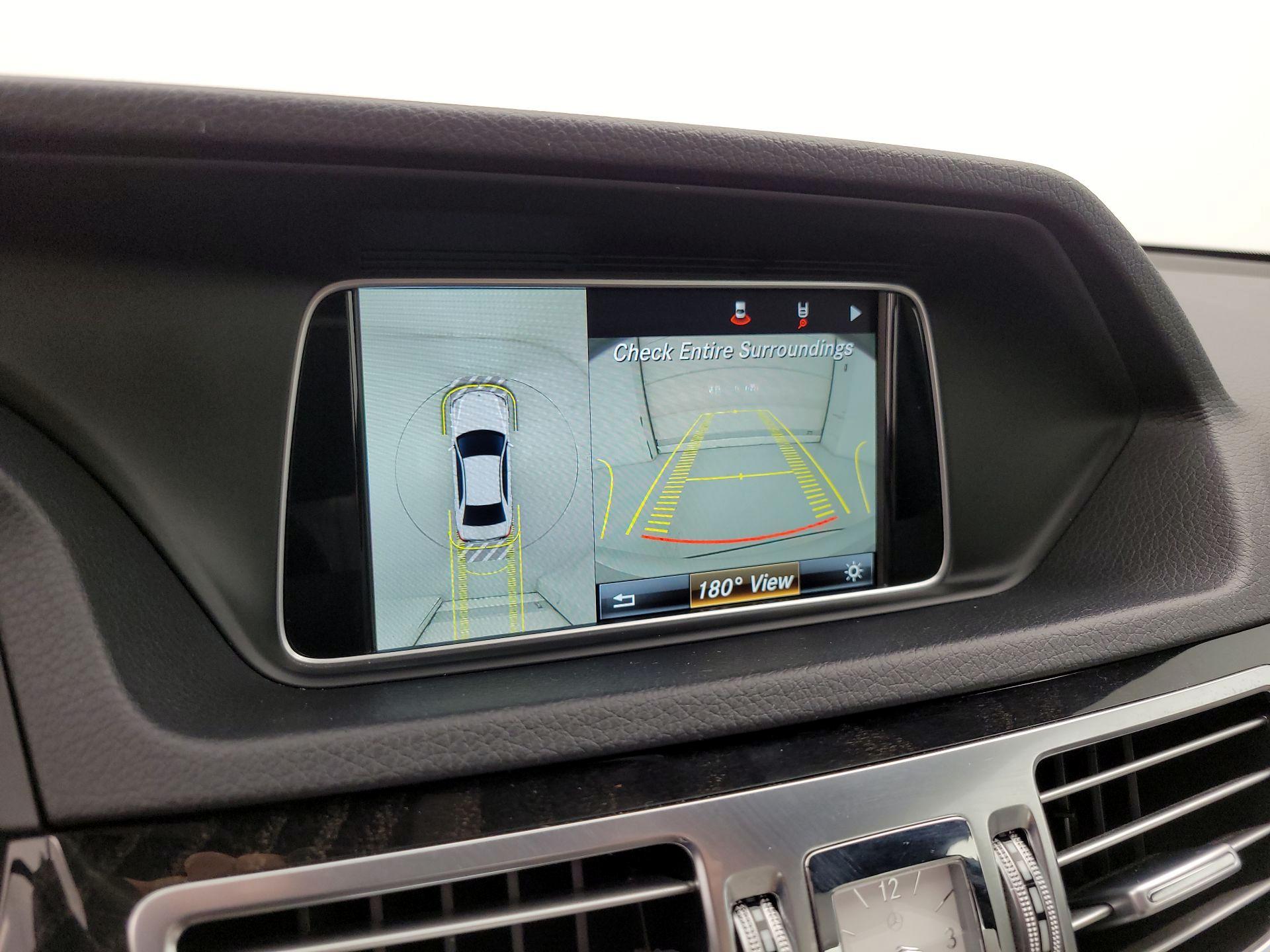 Thumbnail: 2016 Mercedes-Benz E-Class - 15