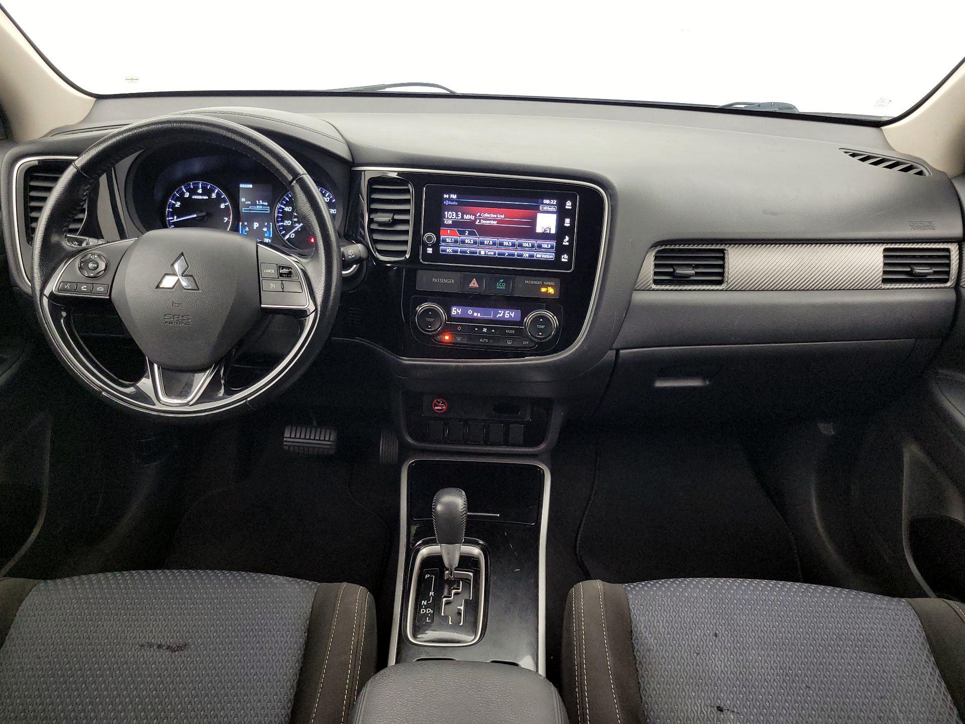 Thumbnail: 2018 Mitsubishi Outlander - 9