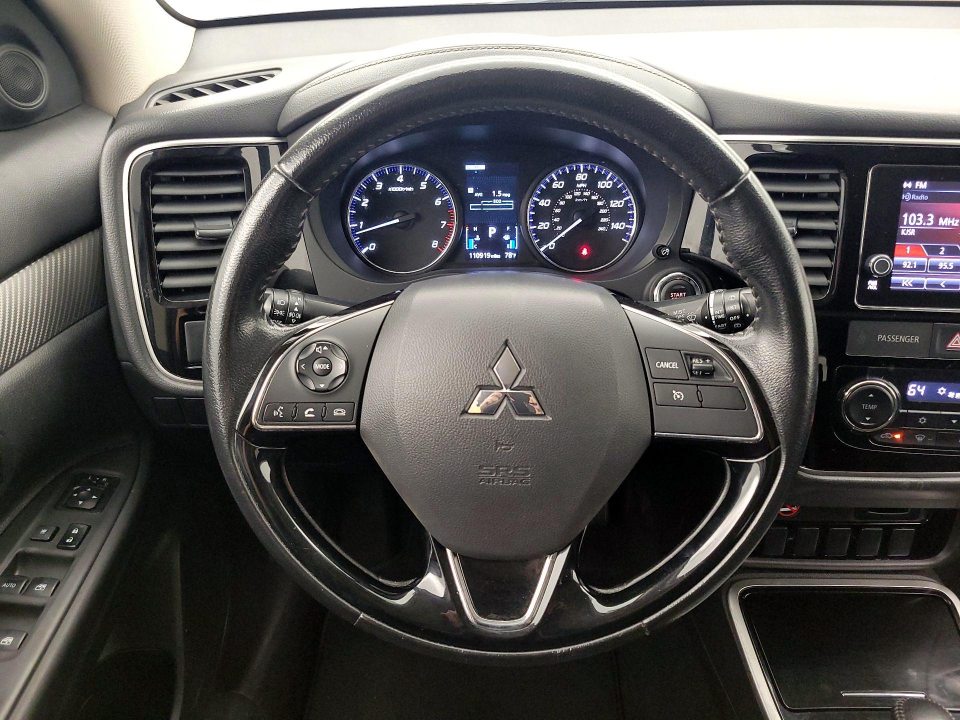 Thumbnail: 2018 Mitsubishi Outlander - 10