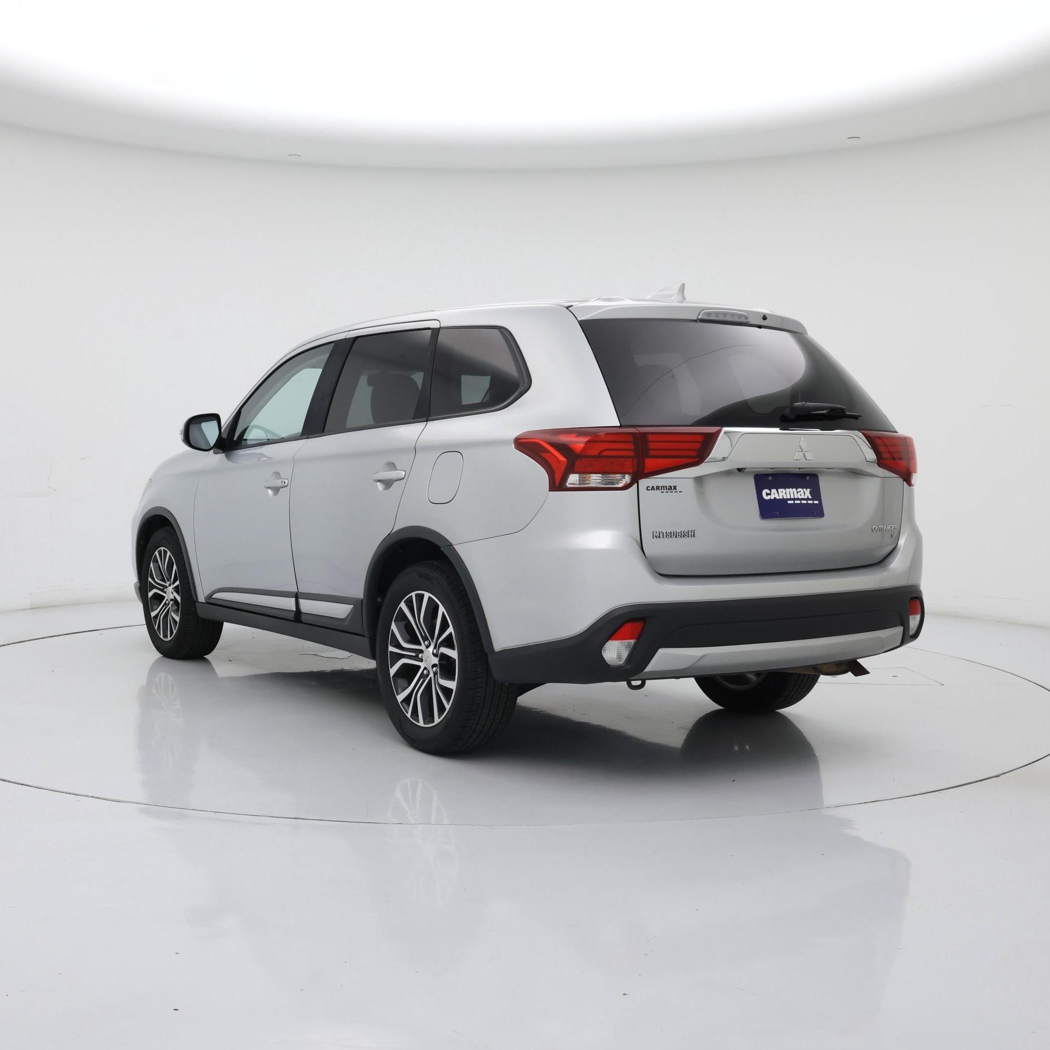 Thumbnail: 2018 Mitsubishi Outlander - 2