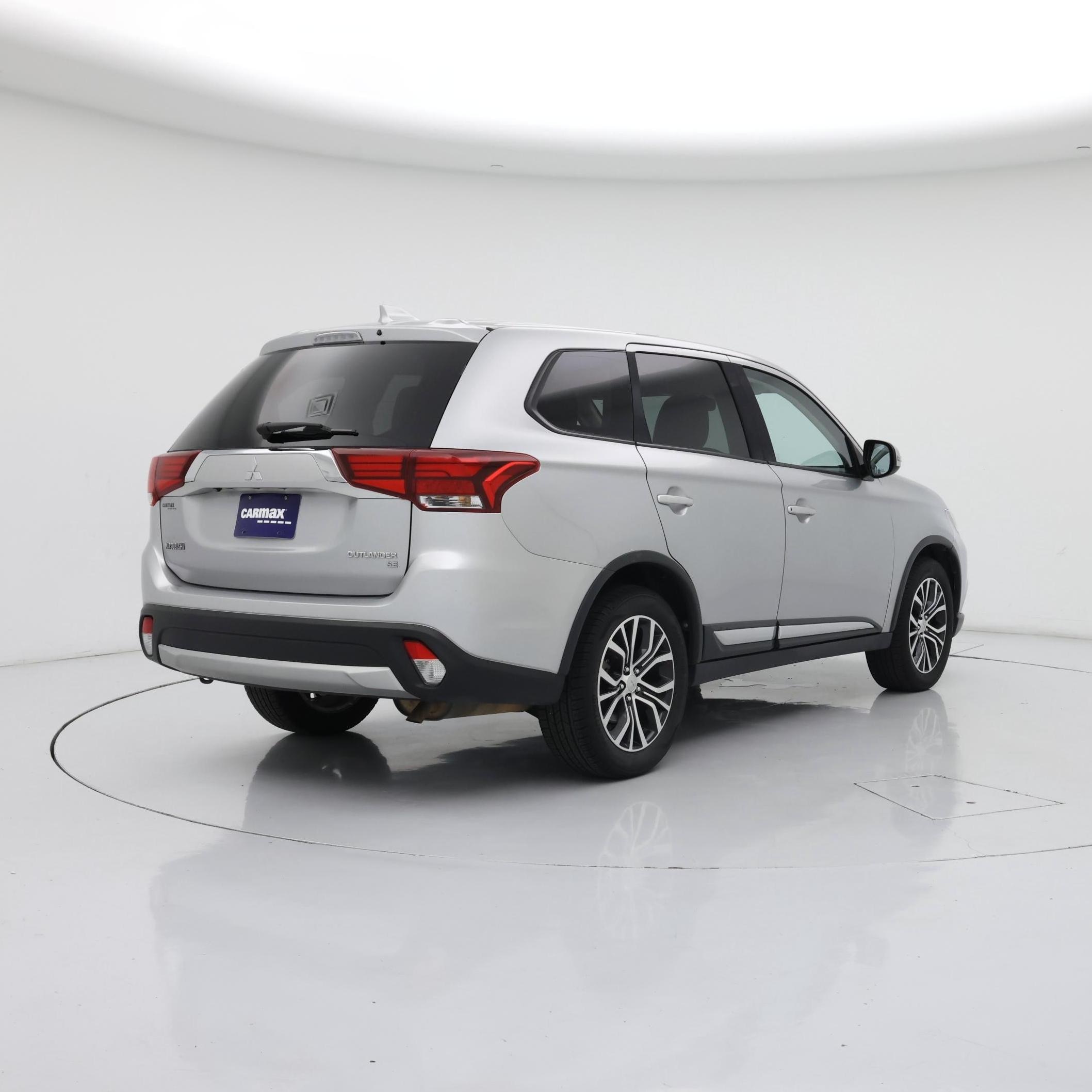 Thumbnail: 2018 Mitsubishi Outlander - 8